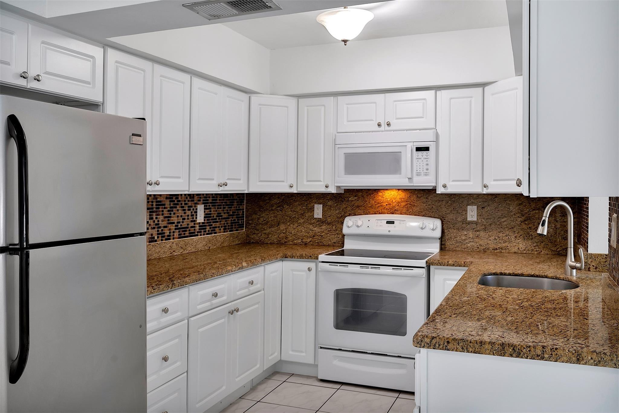 The Colonial Condo - Residential Lease