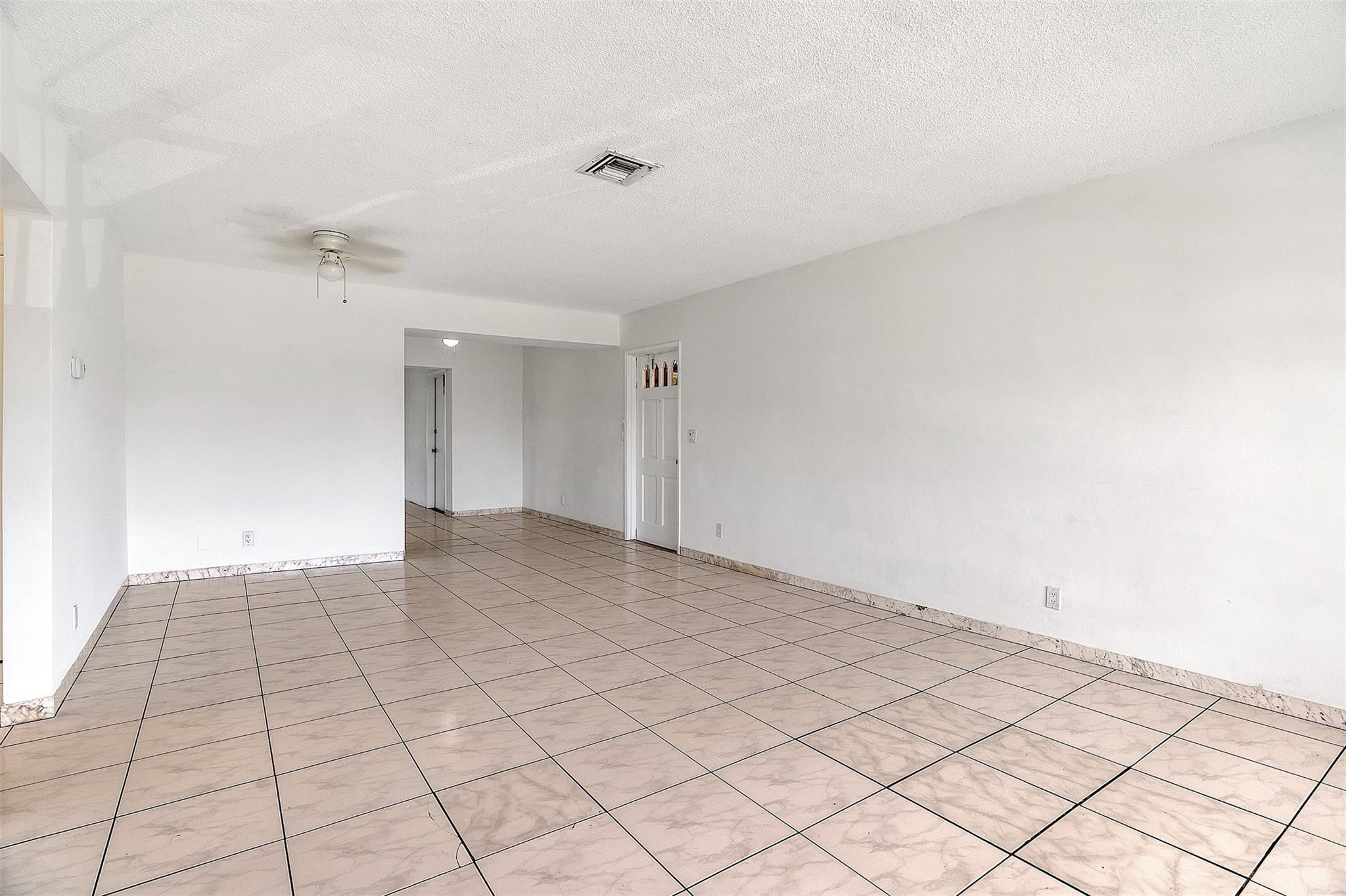 The Colonial Condo - Residential Lease