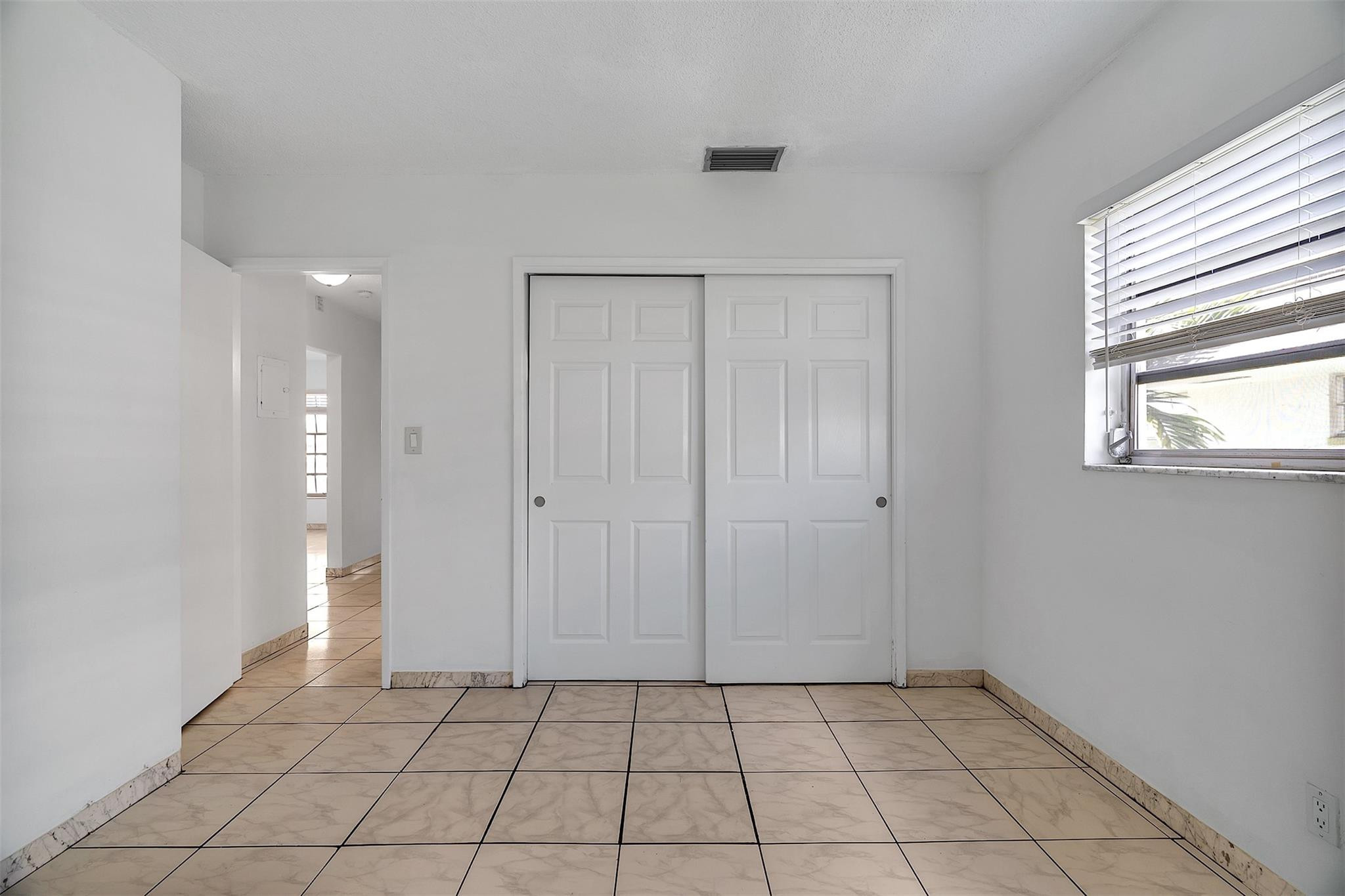 The Colonial Condo - Residential Lease