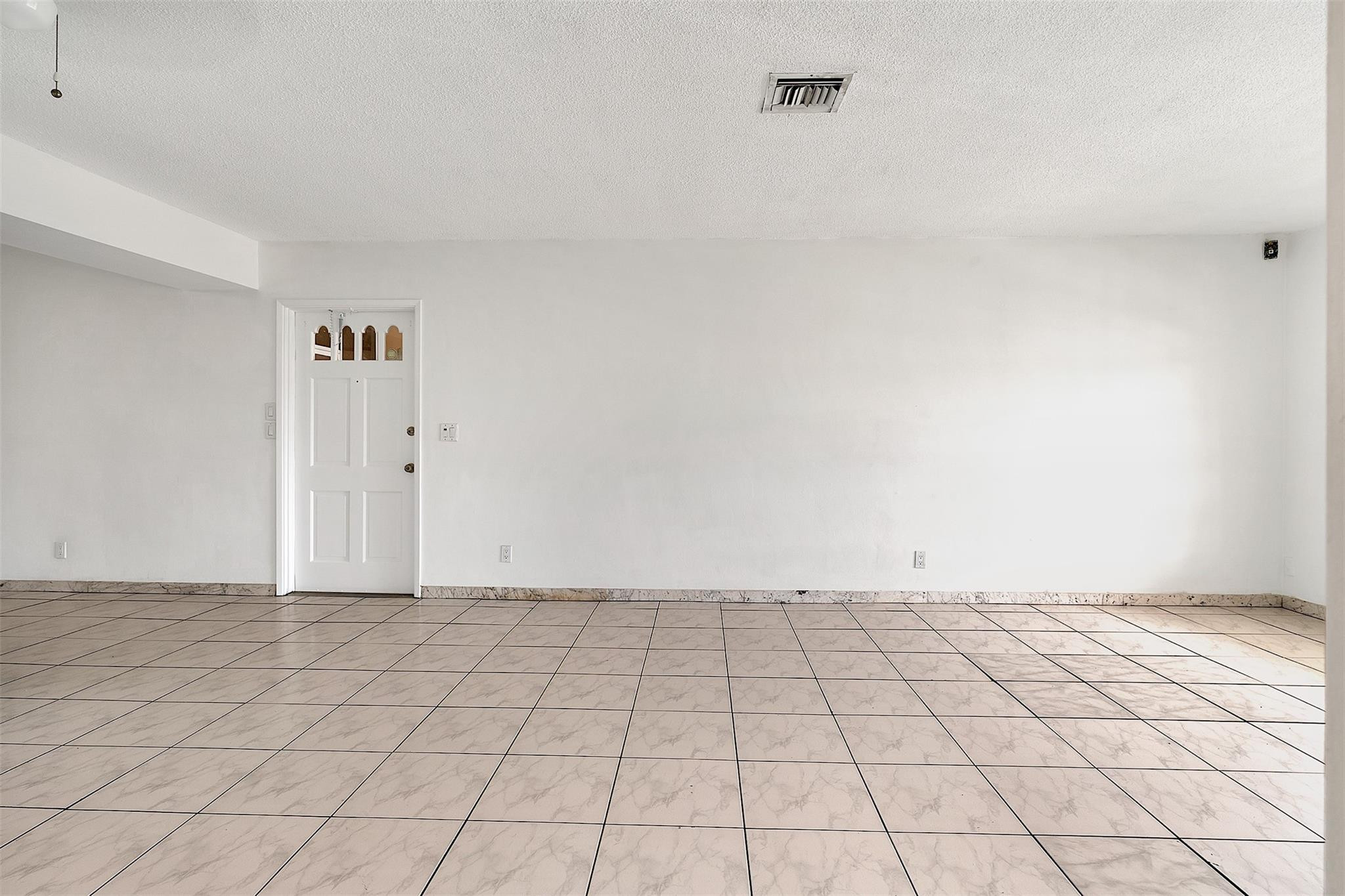 The Colonial Condo - Residential Lease