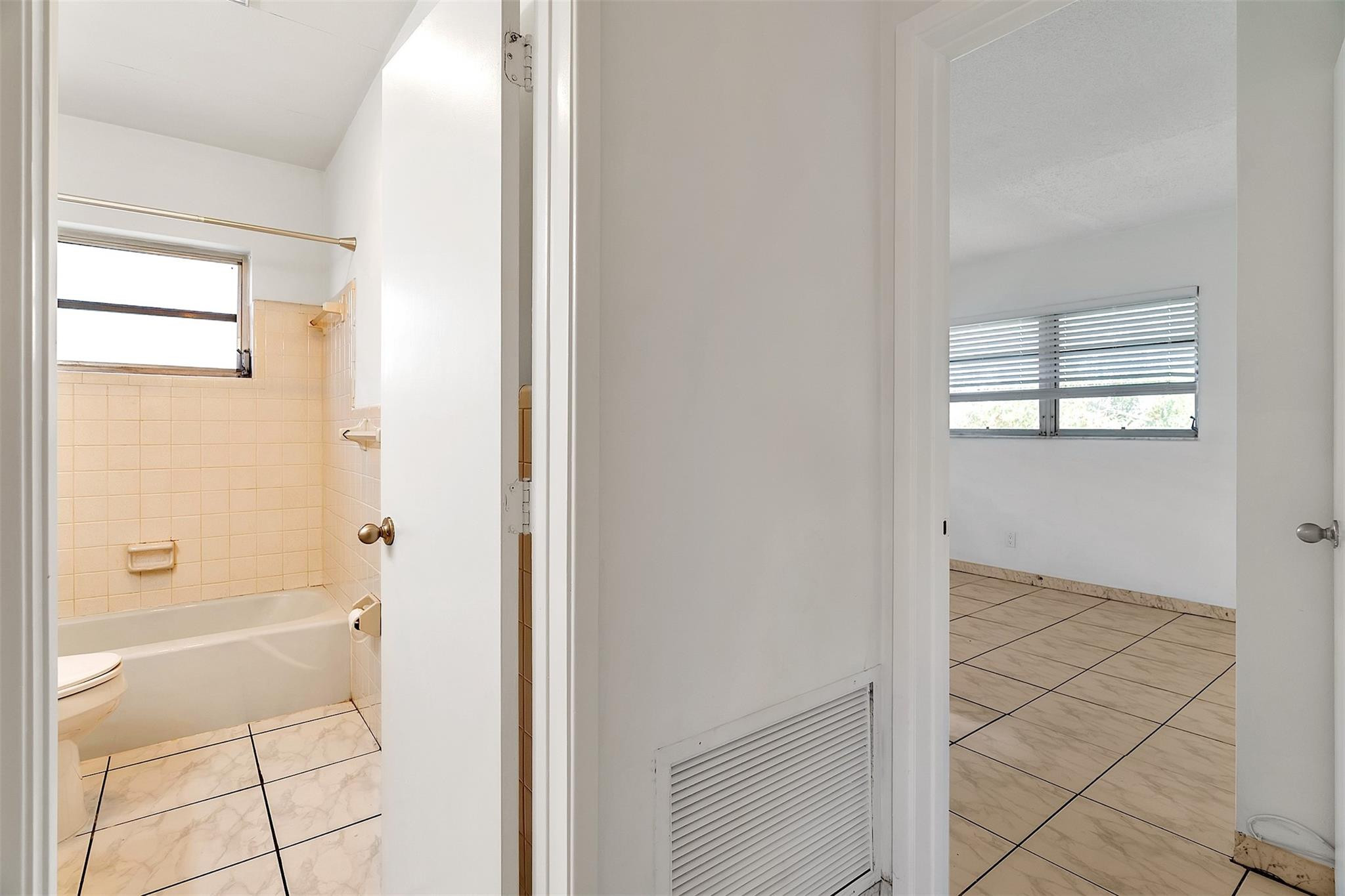 The Colonial Condo - Residential Lease