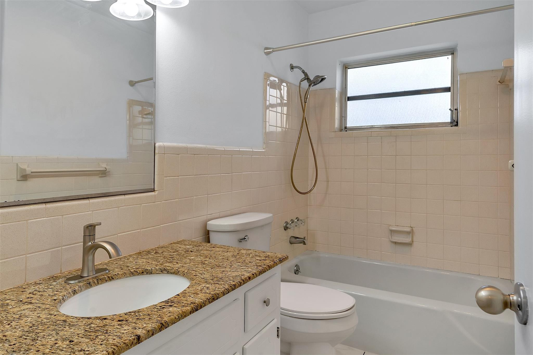 The Colonial Condo - Residential Lease