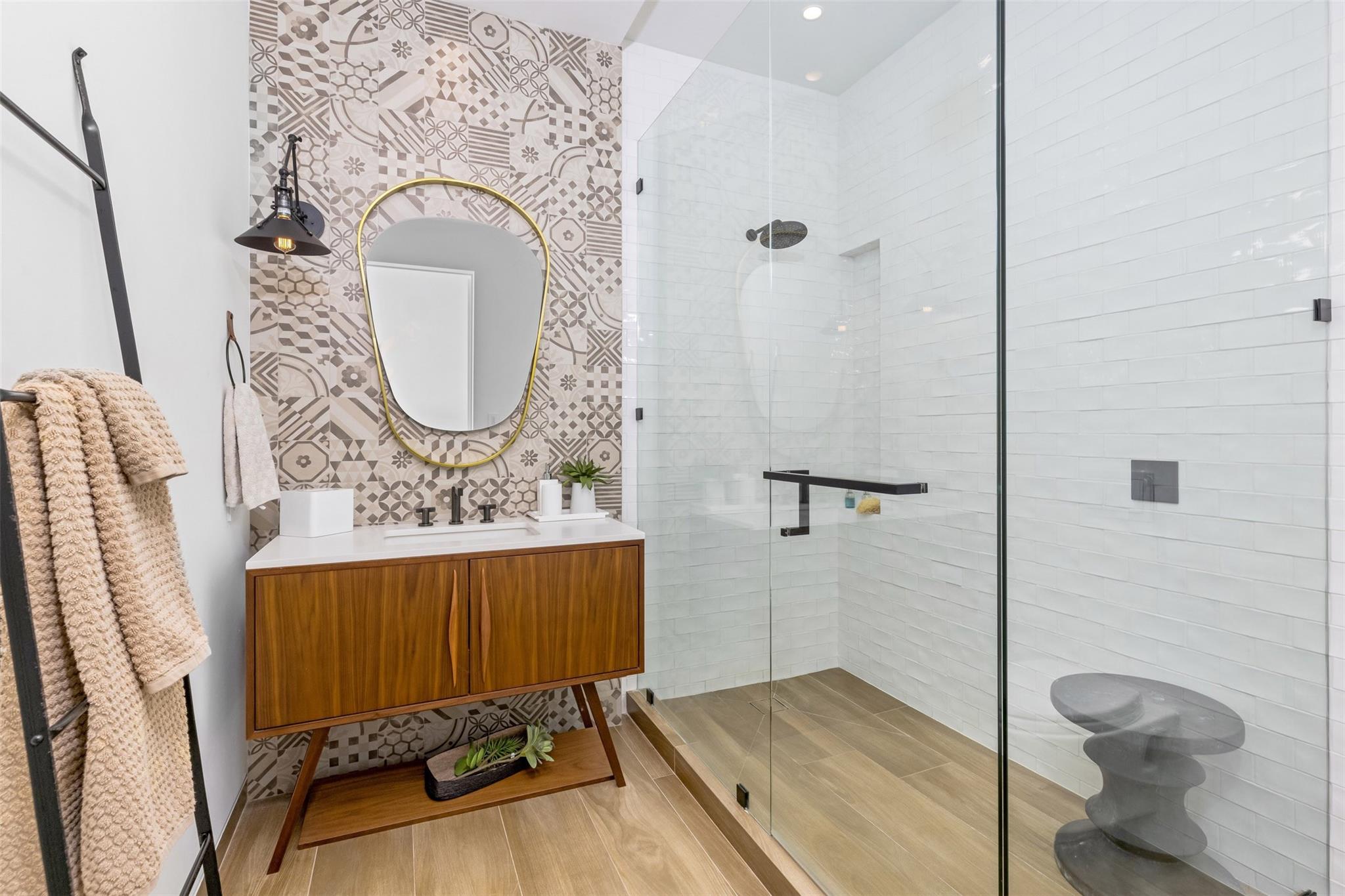 Venice 6-4 B - Residential