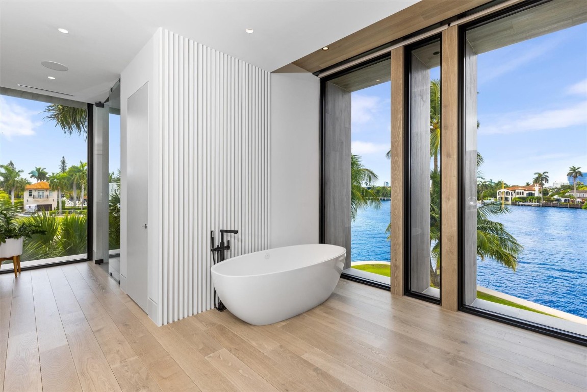 Venice 6-4 B - Residential