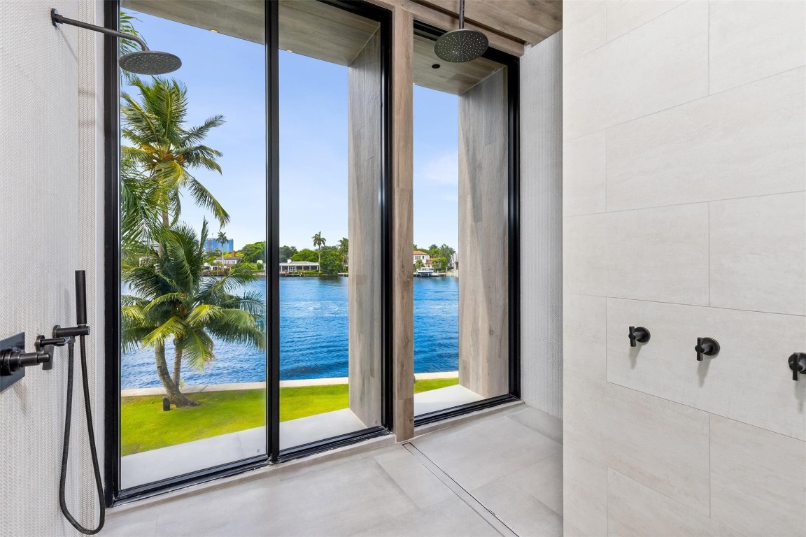 Venice 6-4 B - Residential