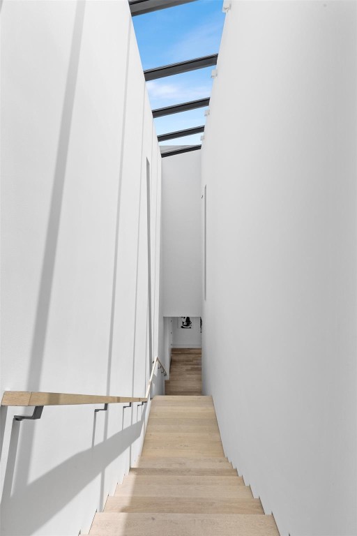 Venice 6-4 B - Residential