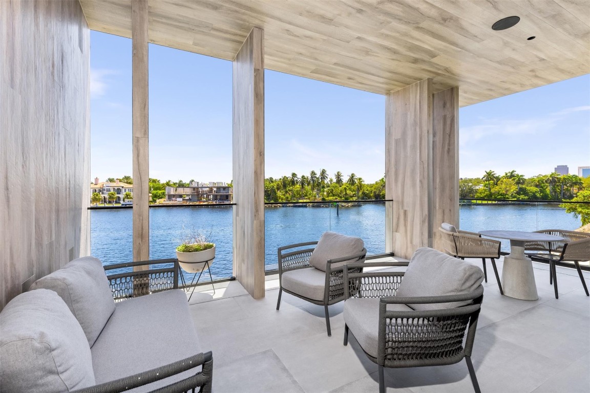 Venice 6-4 B - Residential