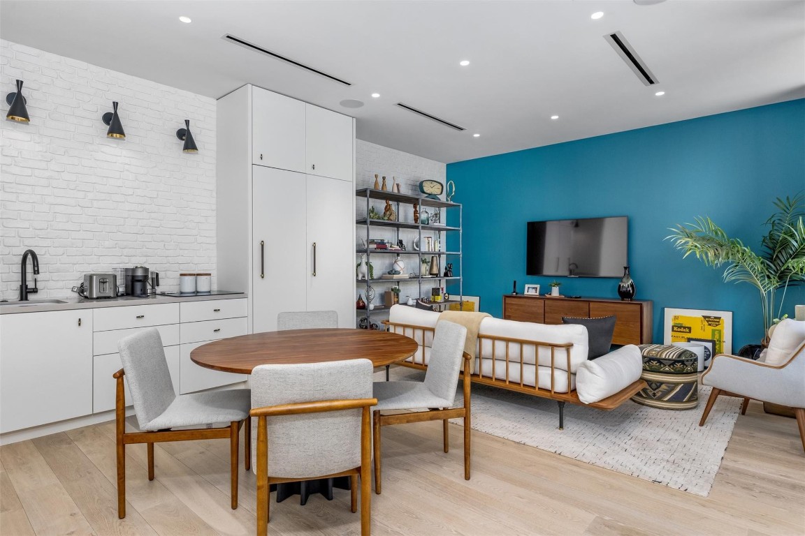 Venice 6-4 B - Residential