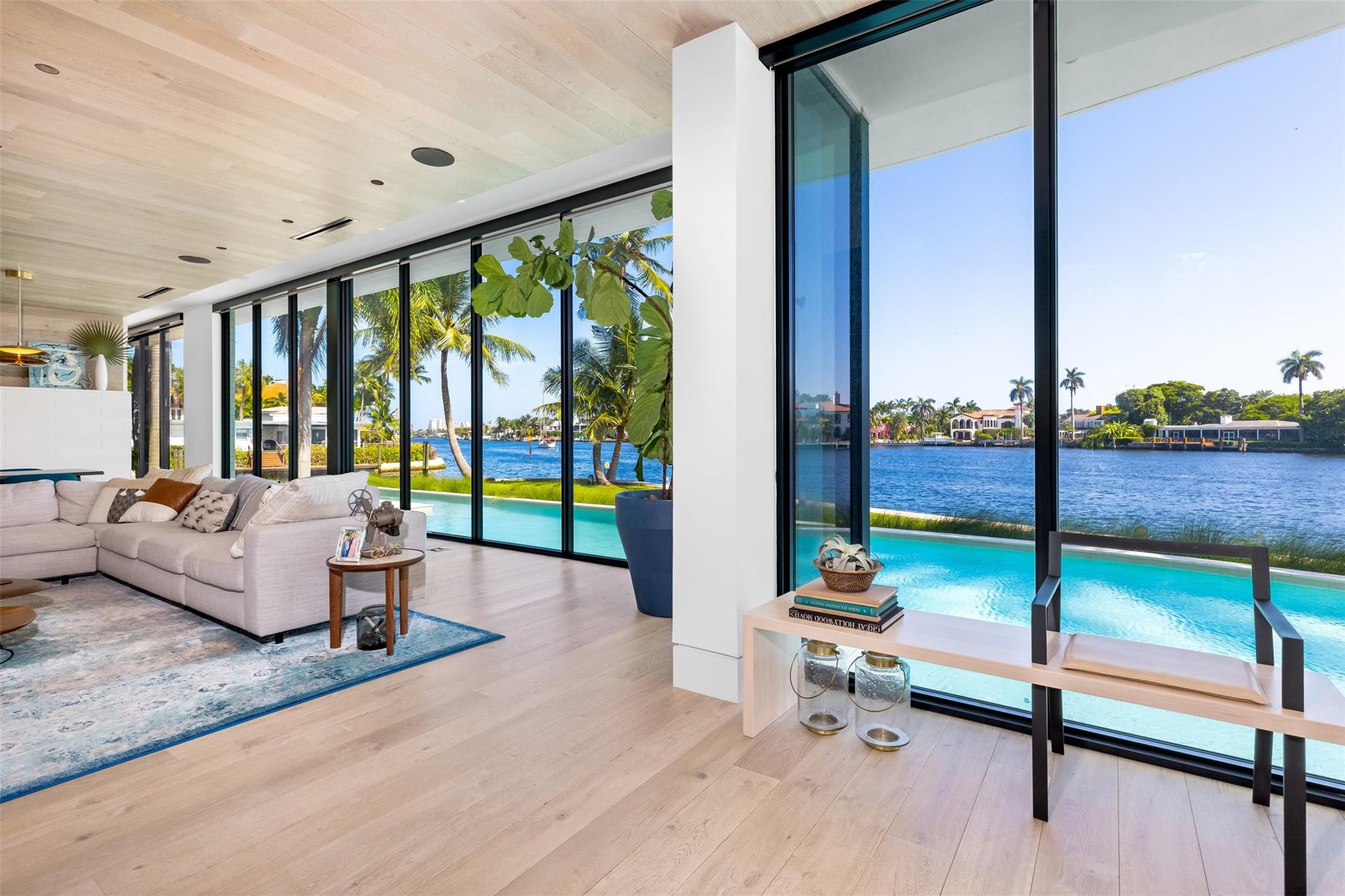 Venice 6-4 B - Residential