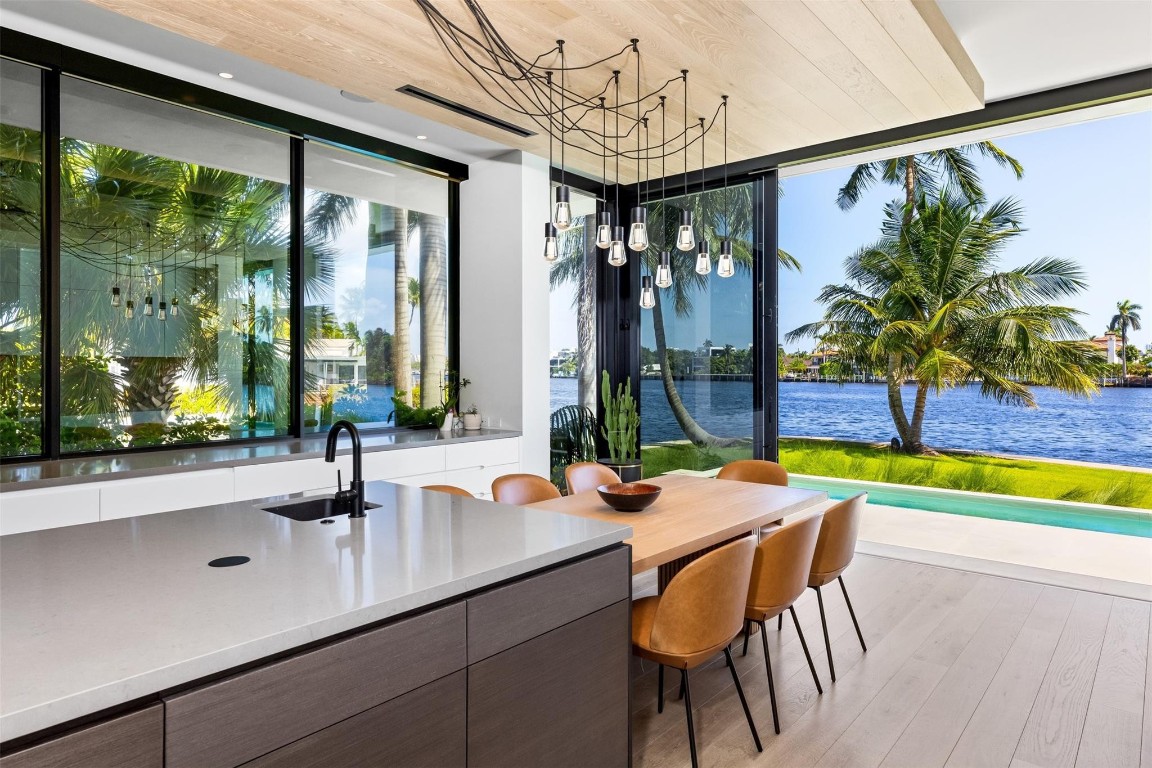 Venice 6-4 B - Residential