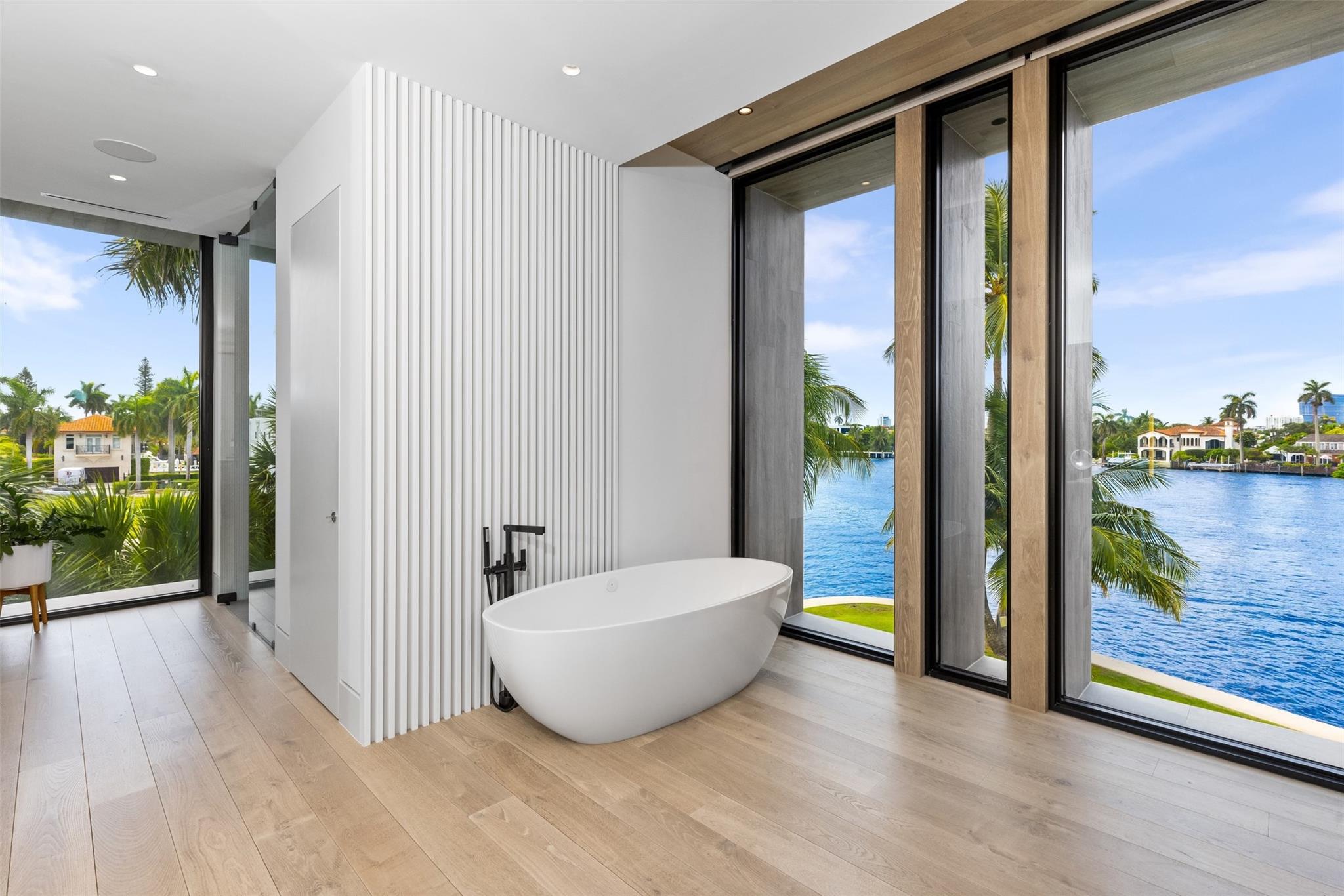 Venice 6-4 B - Residential