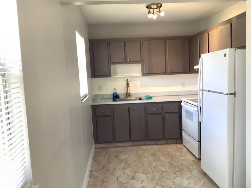 Photo of 189 Saxony D, Delray Beach, FL 33446 (MLS # B26078396)
