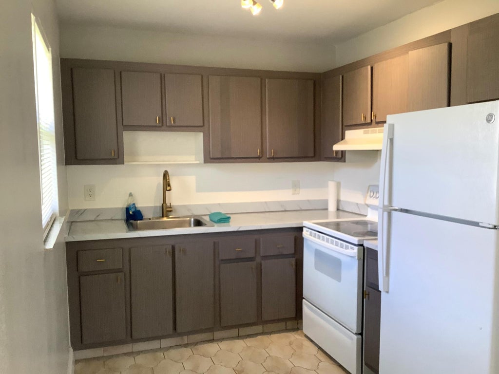 Photo of 189 Saxony D, Delray Beach, FL 33446 (MLS # B26078396)