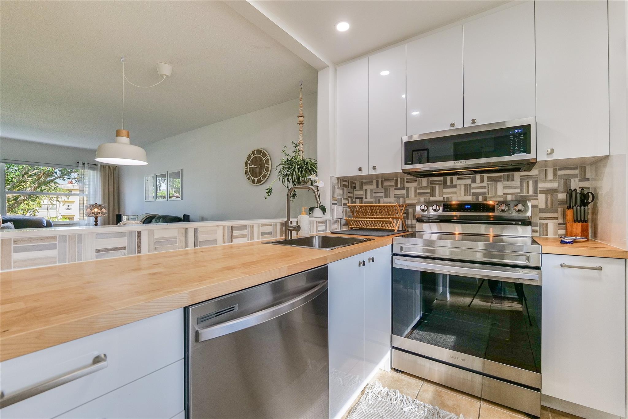 LAUDERHILL EAST - Residential