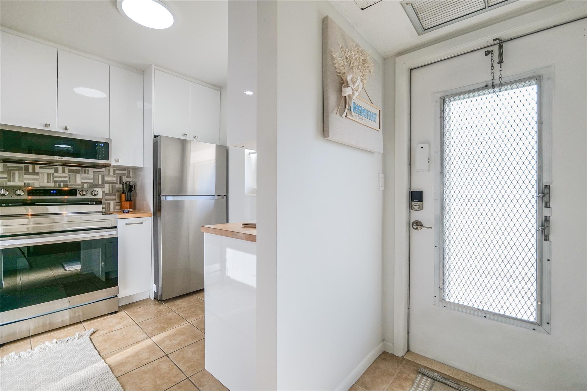 LAUDERHILL EAST - Residential