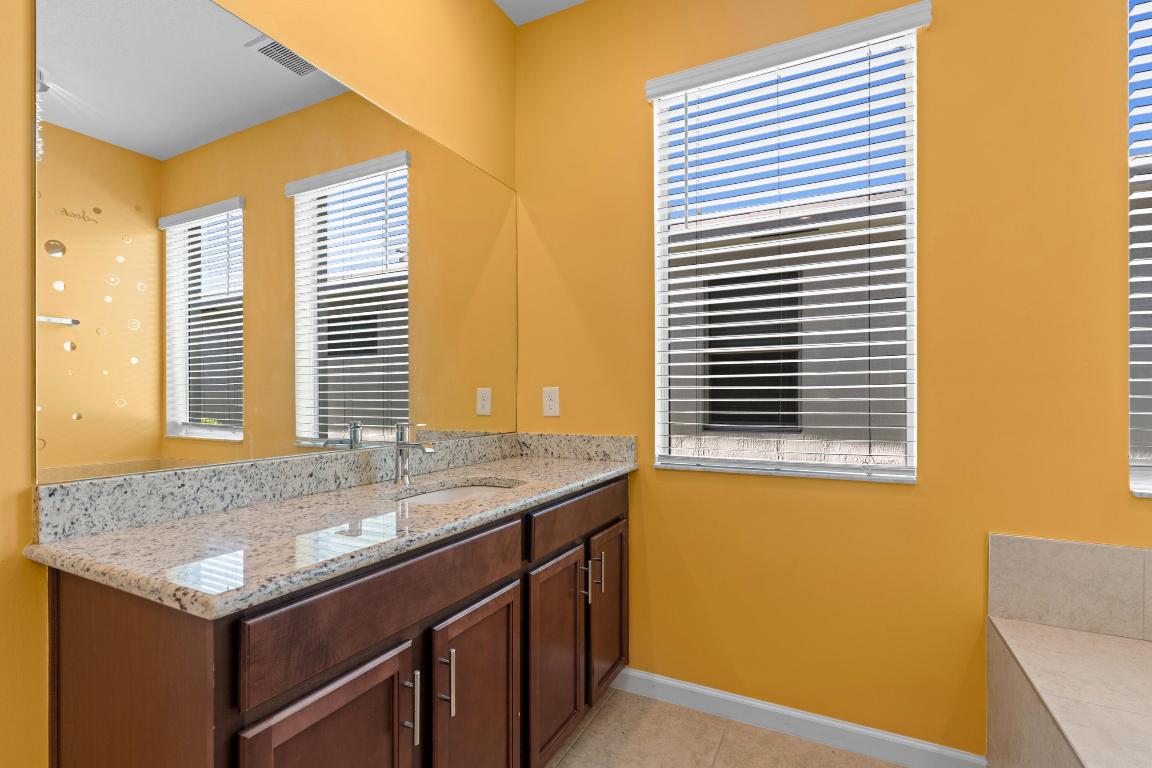 POINTE OF WOODS PUD - Residential Lease