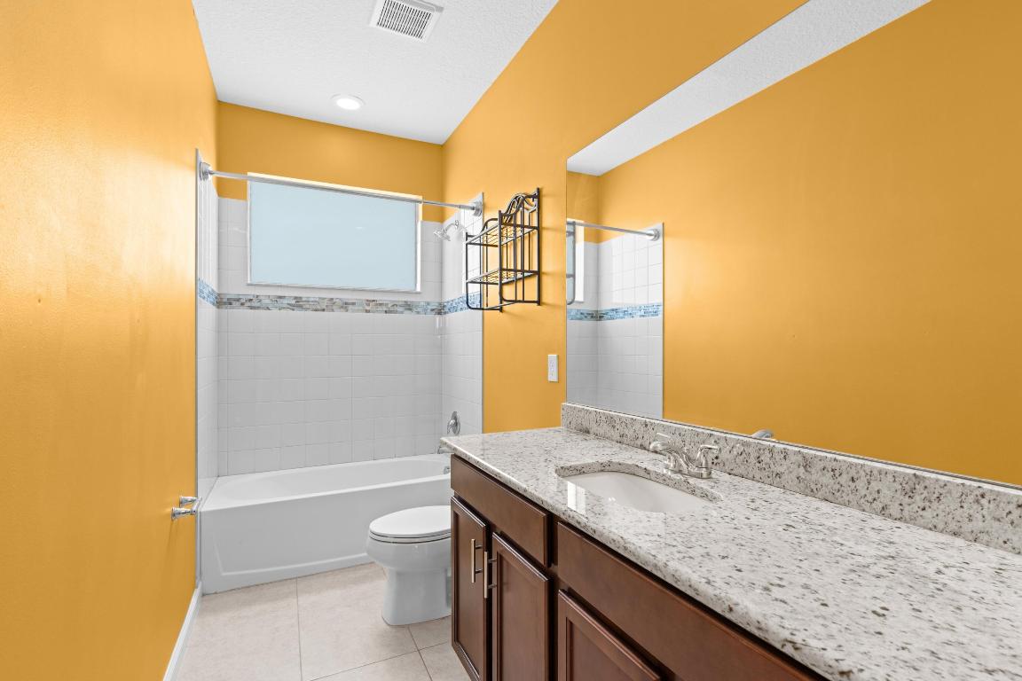 POINTE OF WOODS PUD - Residential Lease