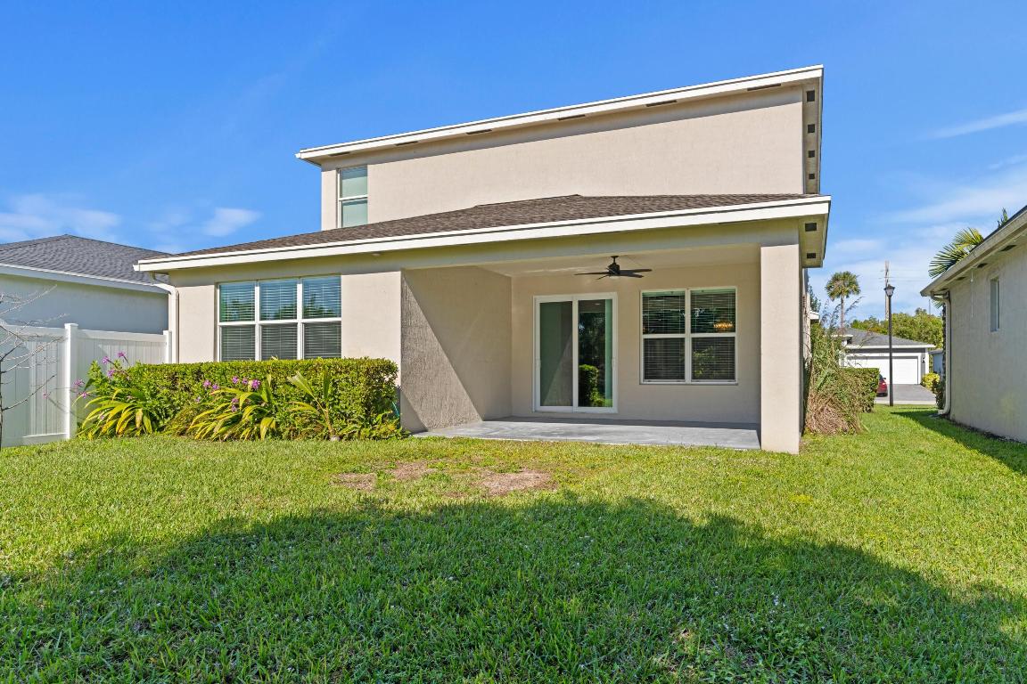 POINTE OF WOODS PUD - Residential Lease