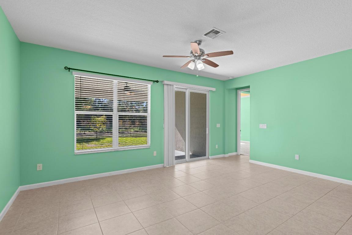 POINTE OF WOODS PUD - Residential Lease