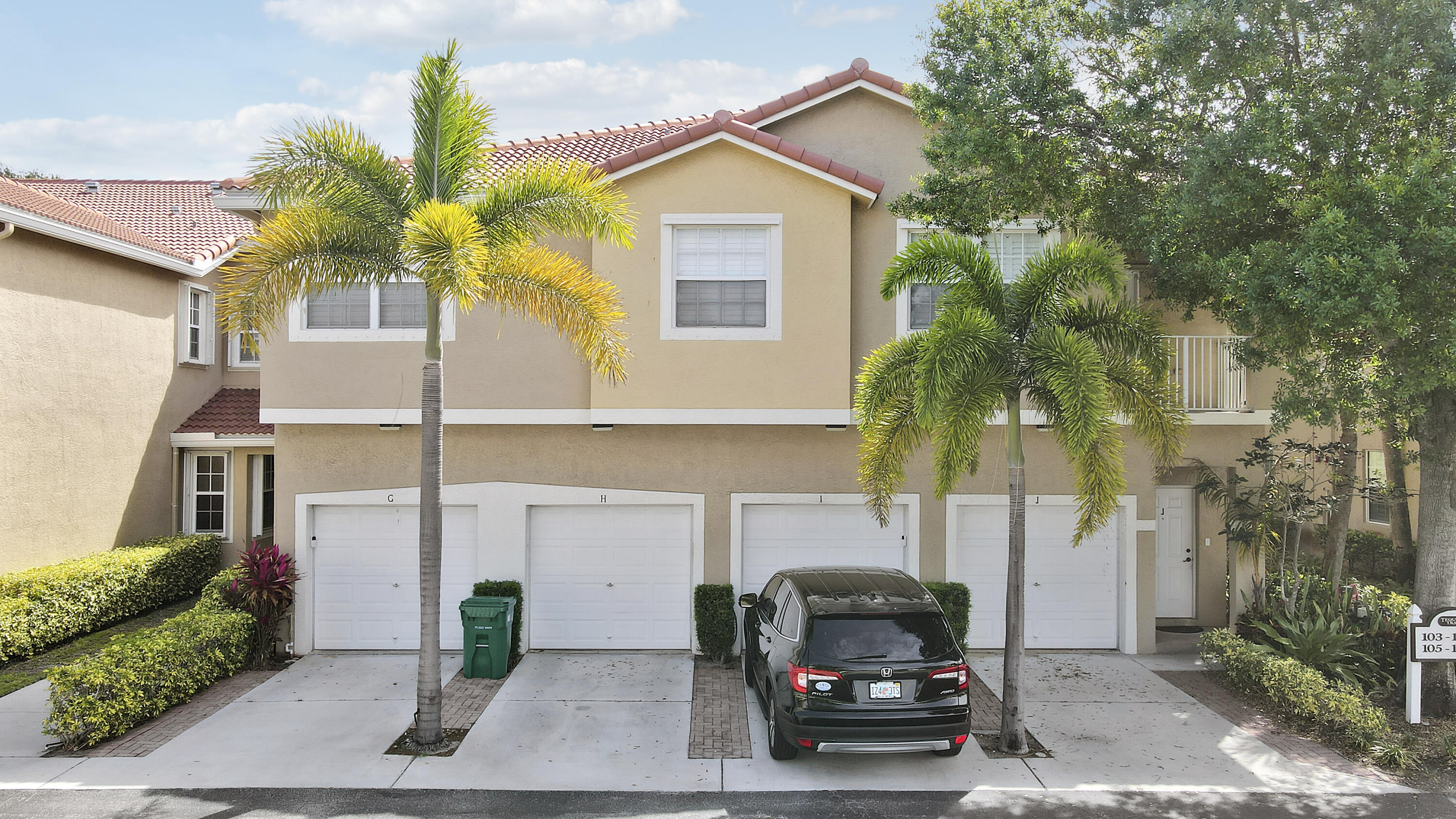 TEQUESTA TRACE CONDO - Residential