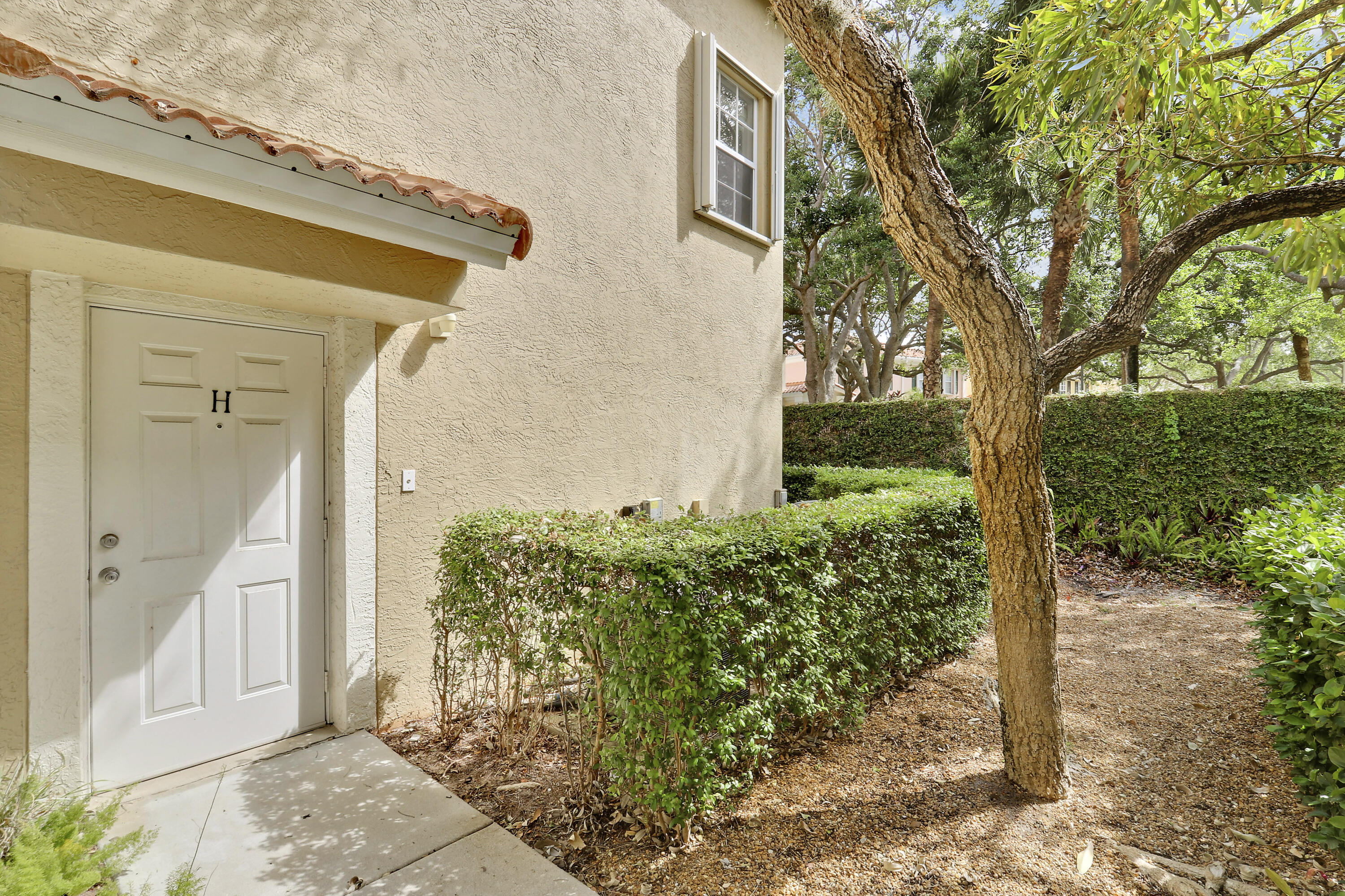 TEQUESTA TRACE CONDO - Residential