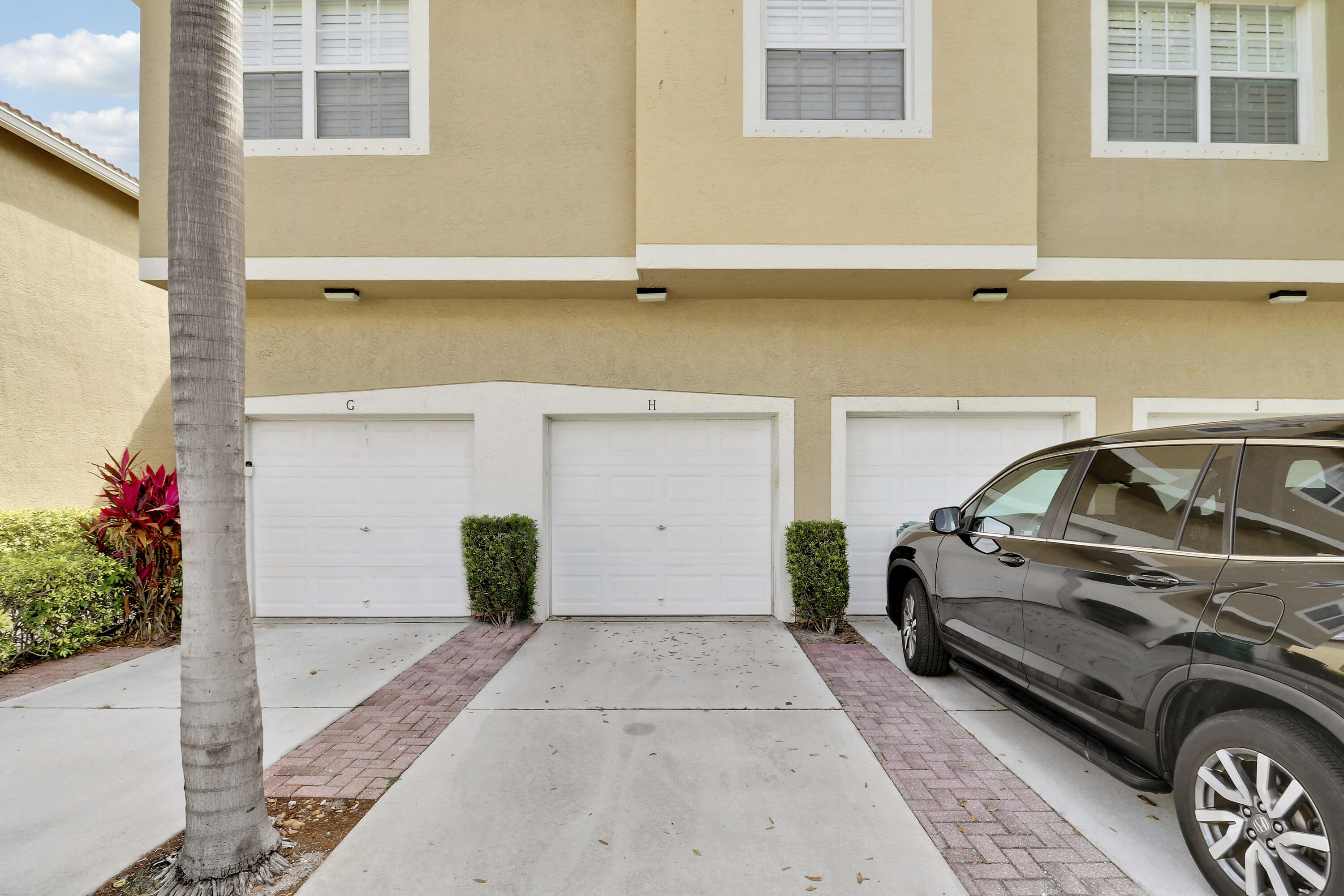 TEQUESTA TRACE CONDO - Residential