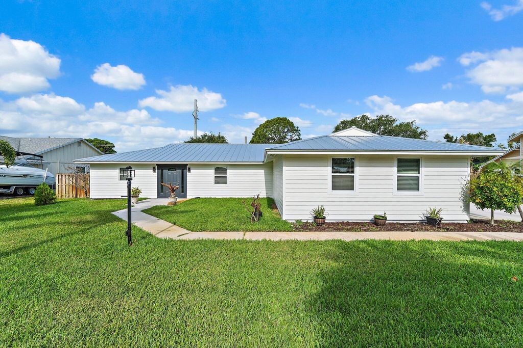 Photo of 5883 Set N Sun Place, Jupiter, FL 33458 (MLS # R11166583)