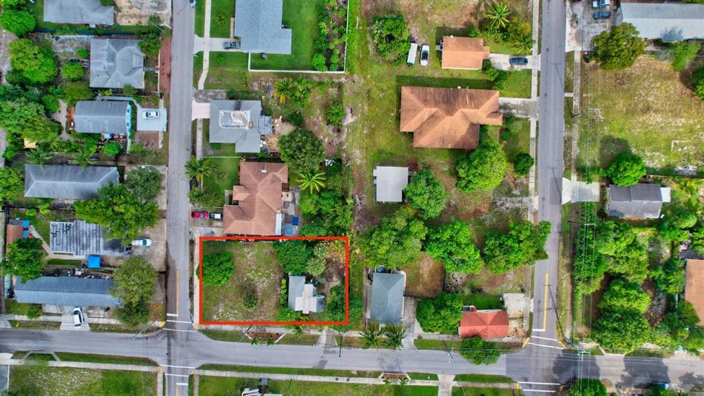 Photo of 413 SW 2nd Street, Delray Beach, FL 33444 (MLS # R10863793)