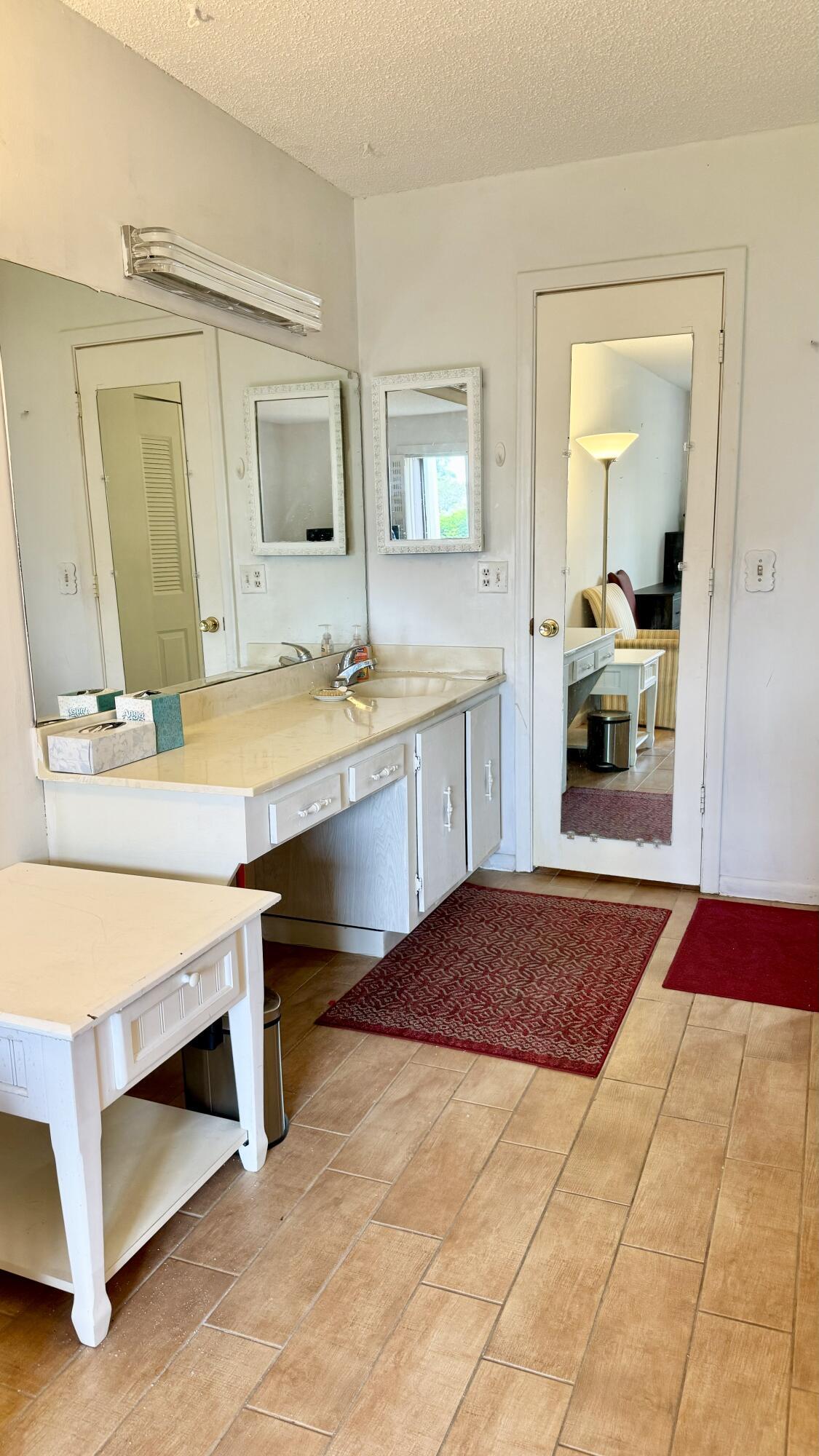 PINES OF DELRAY NORTH CONDO - Residential Lease