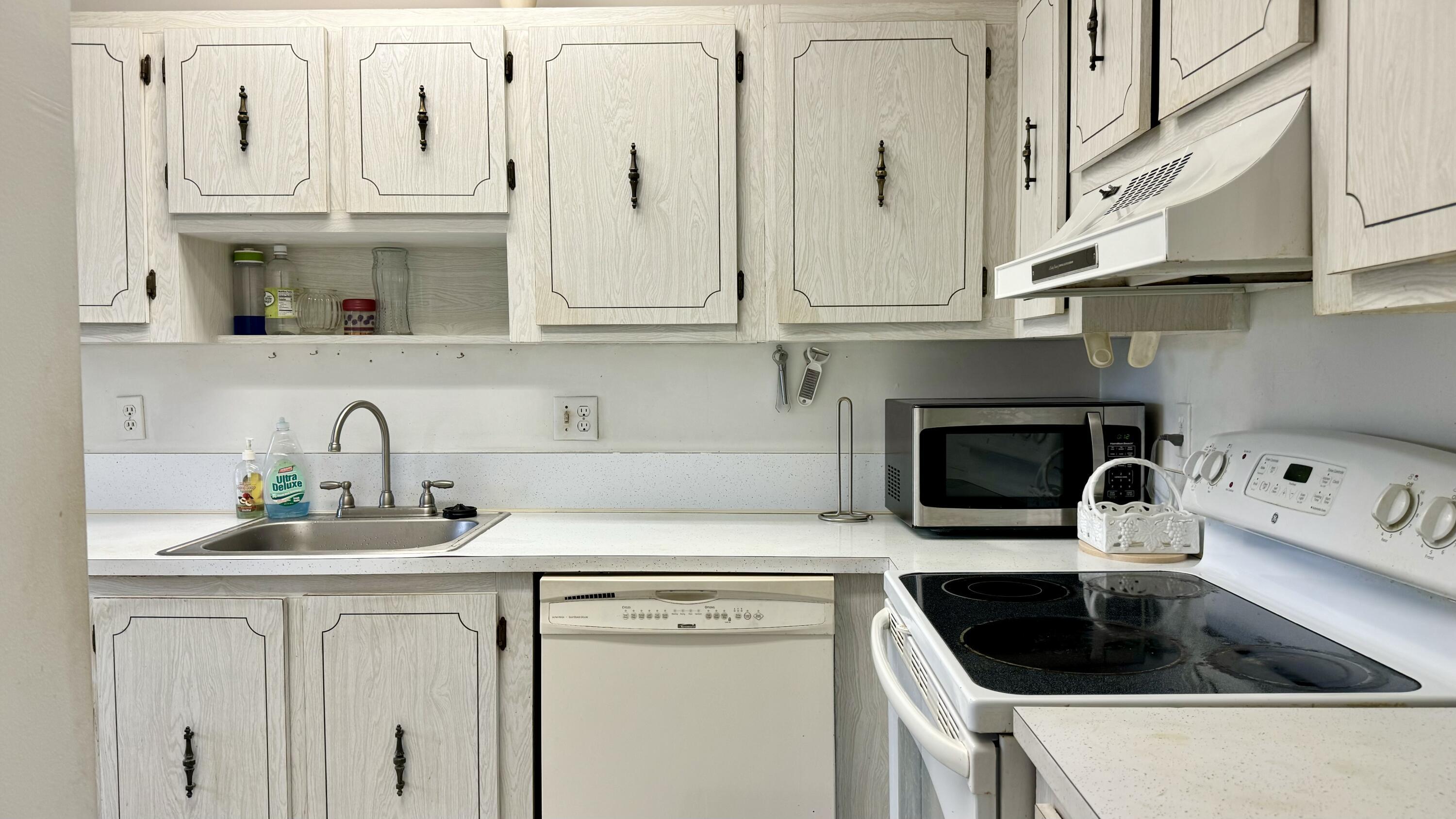 PINES OF DELRAY NORTH CONDO - Residential Lease