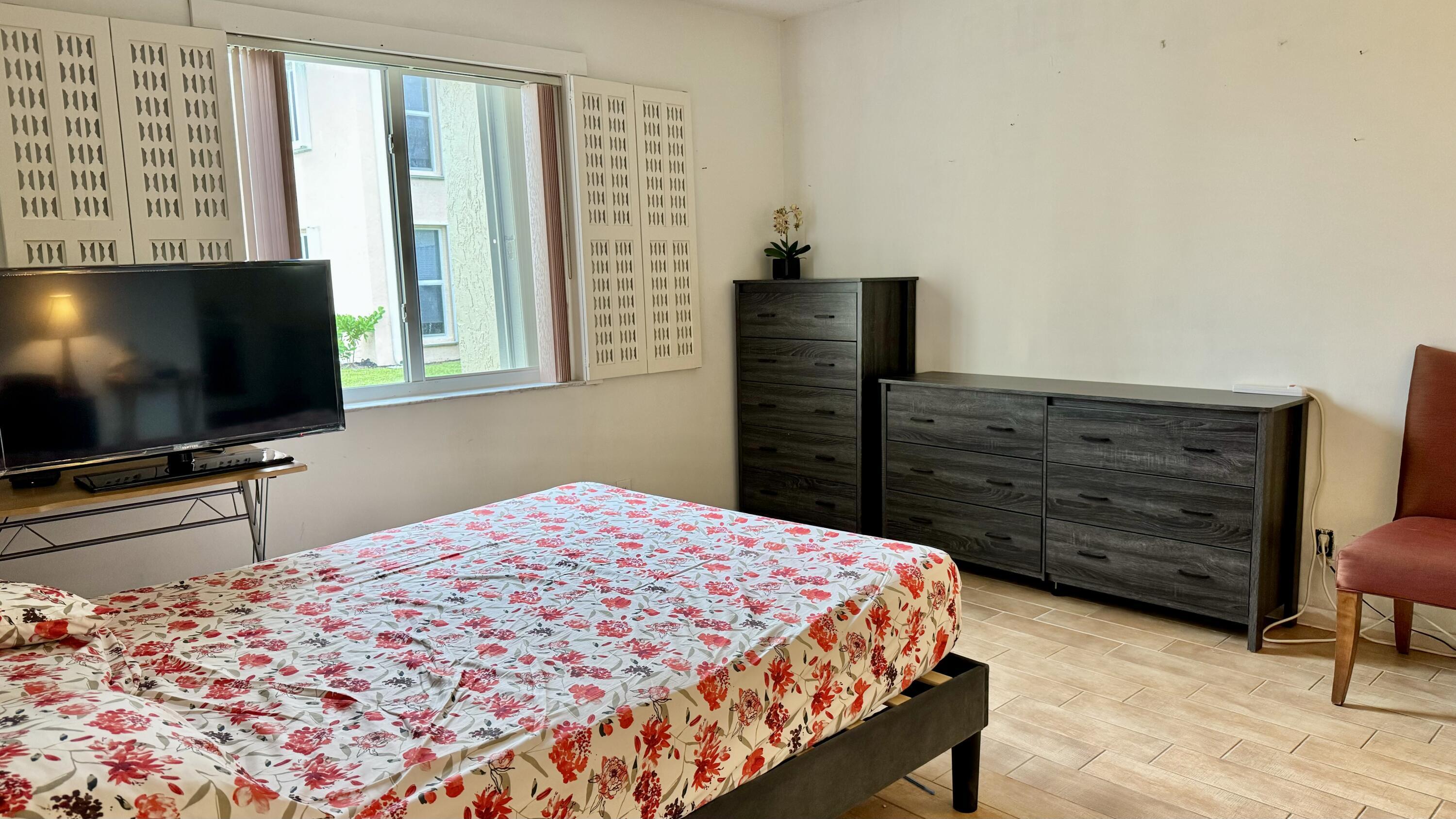 PINES OF DELRAY NORTH CONDO - Residential Lease