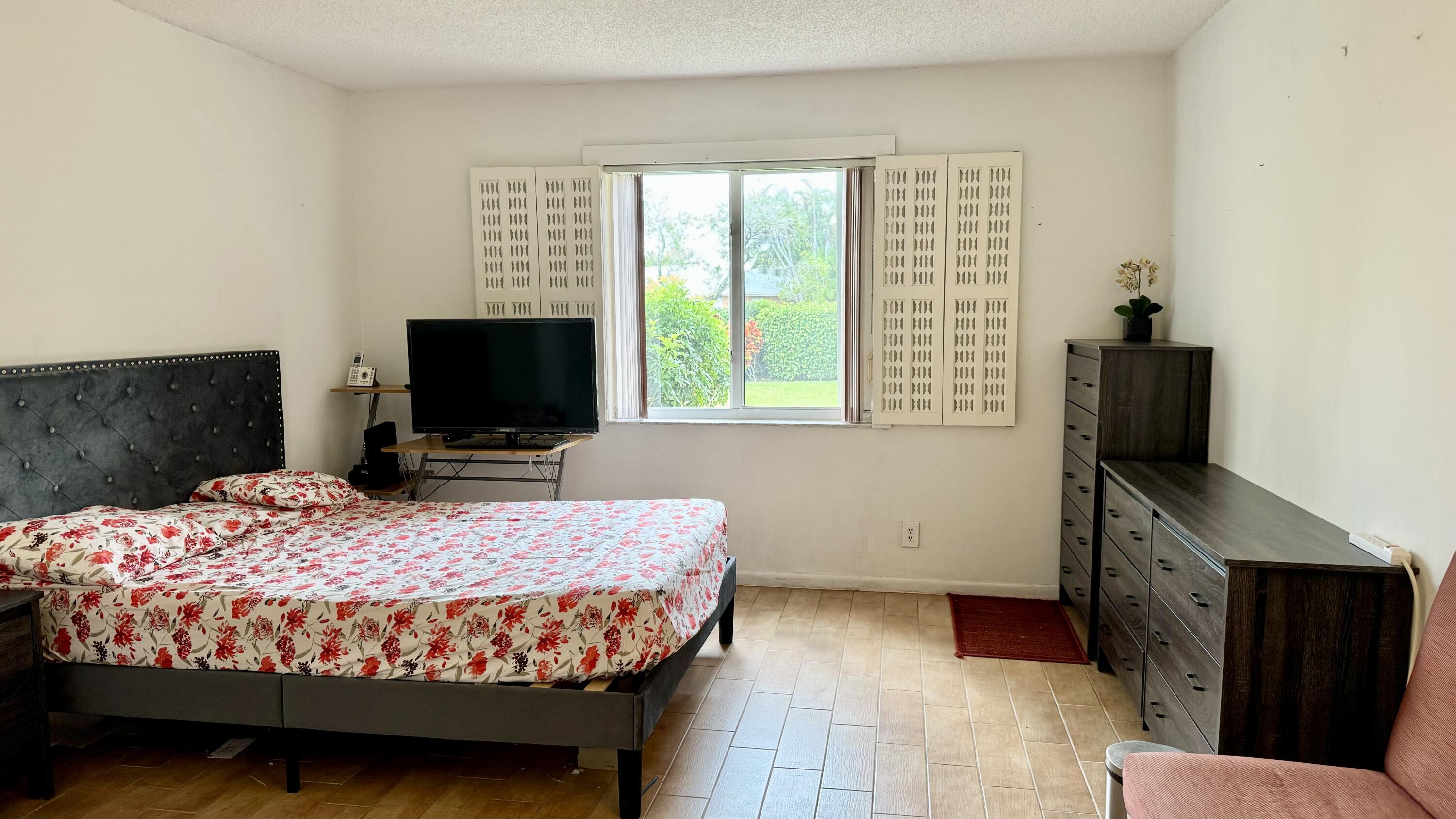 PINES OF DELRAY NORTH CONDO - Residential Lease