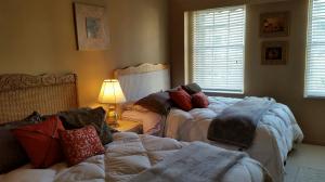 LA BONNE VIE CONDO - Residential Lease