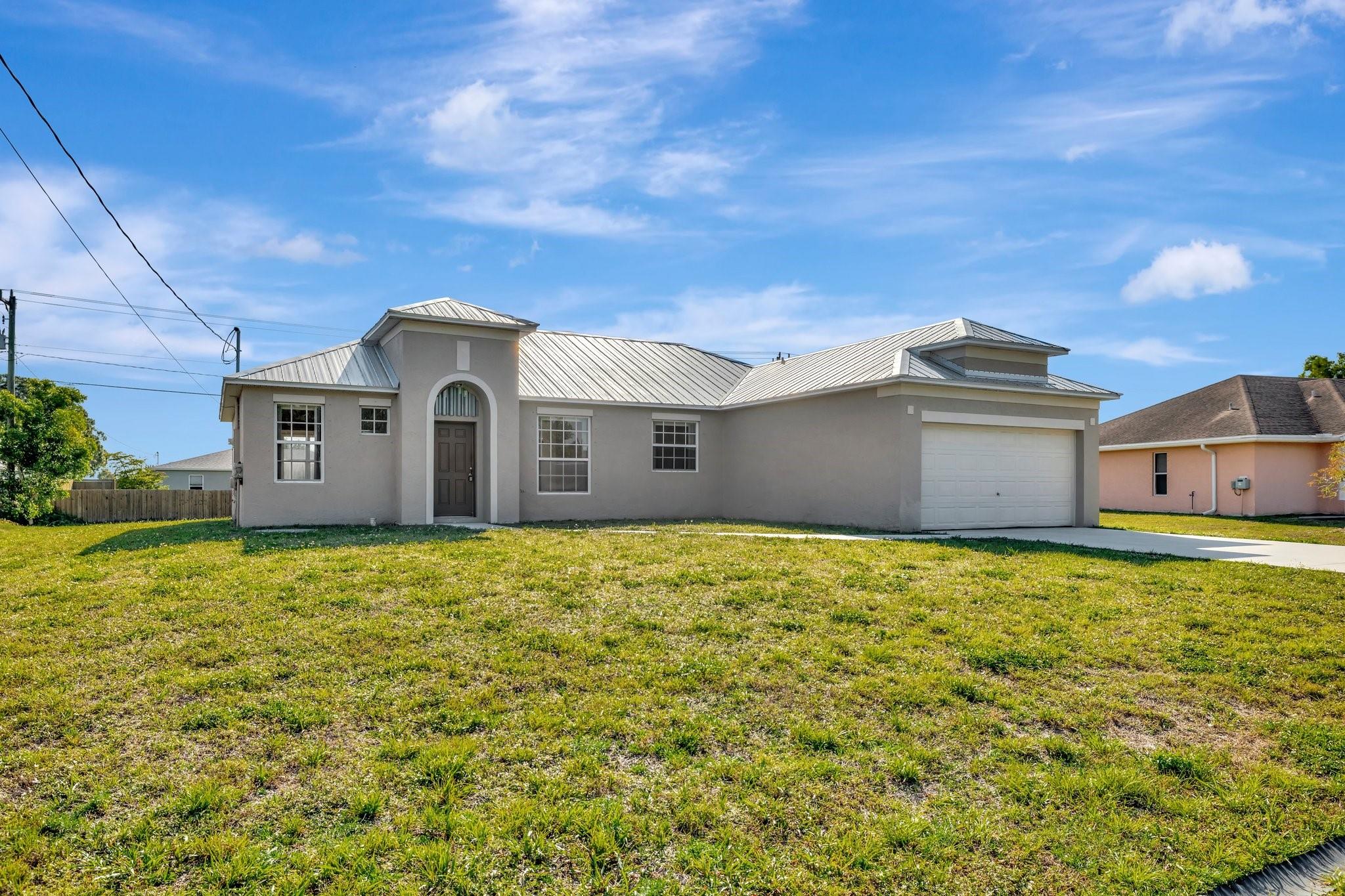 423 NW Ravenswood