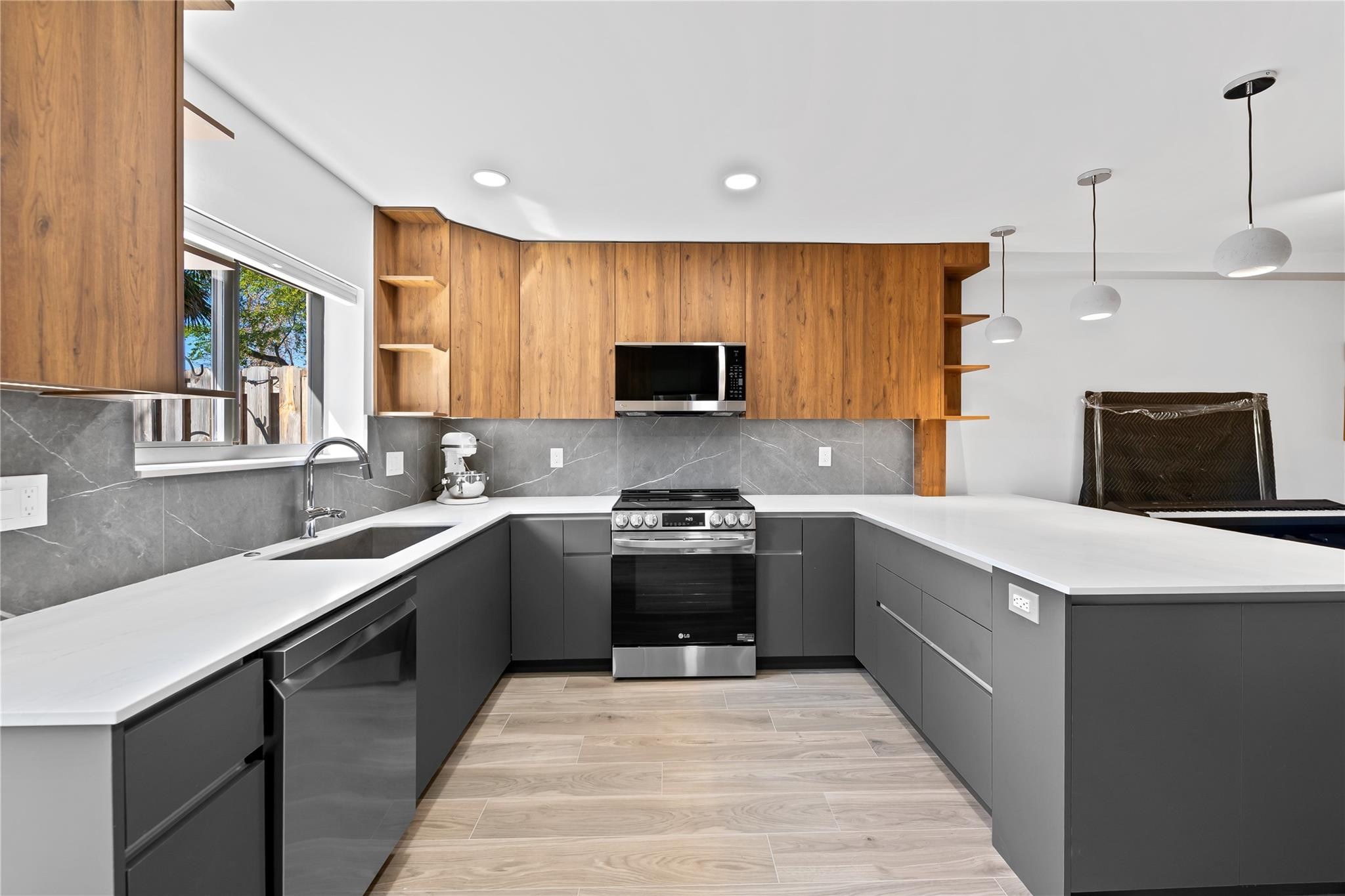 CITY VIEW - Residential Lease