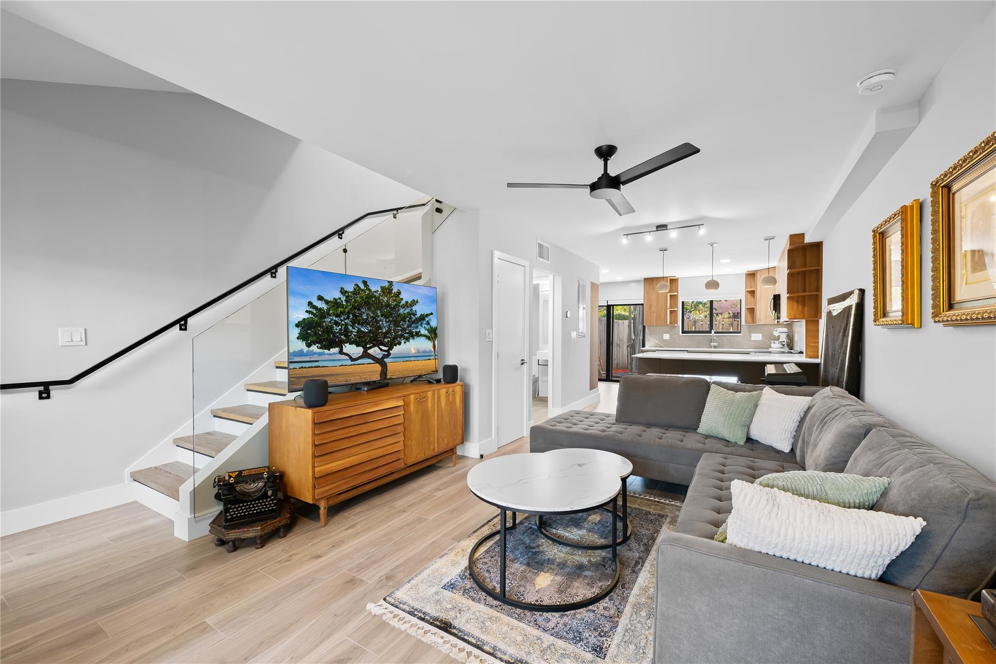 CITY VIEW - Residential Lease