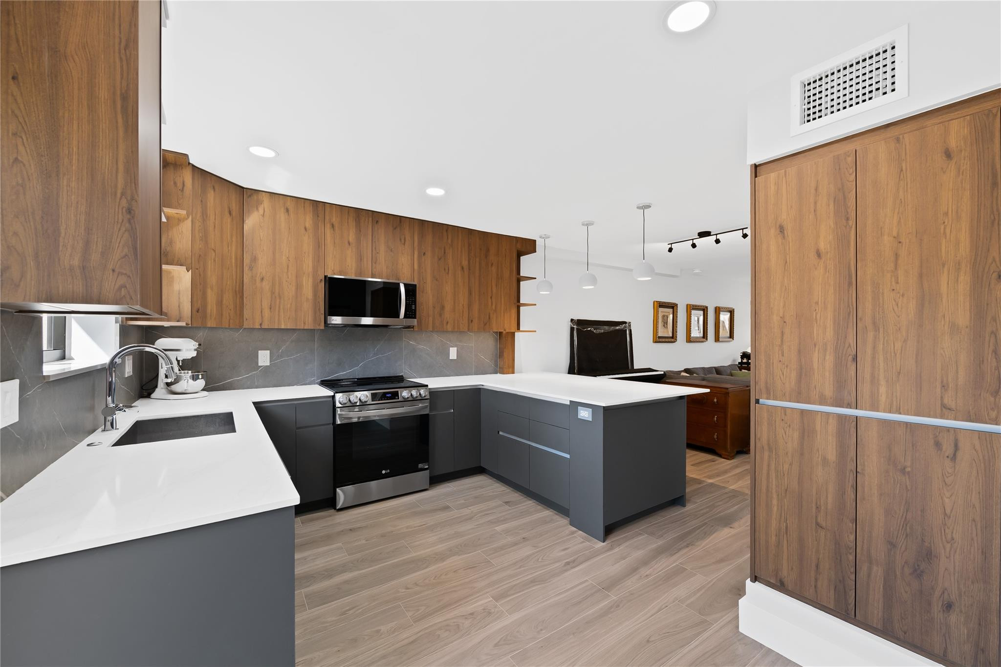 CITY VIEW - Residential Lease