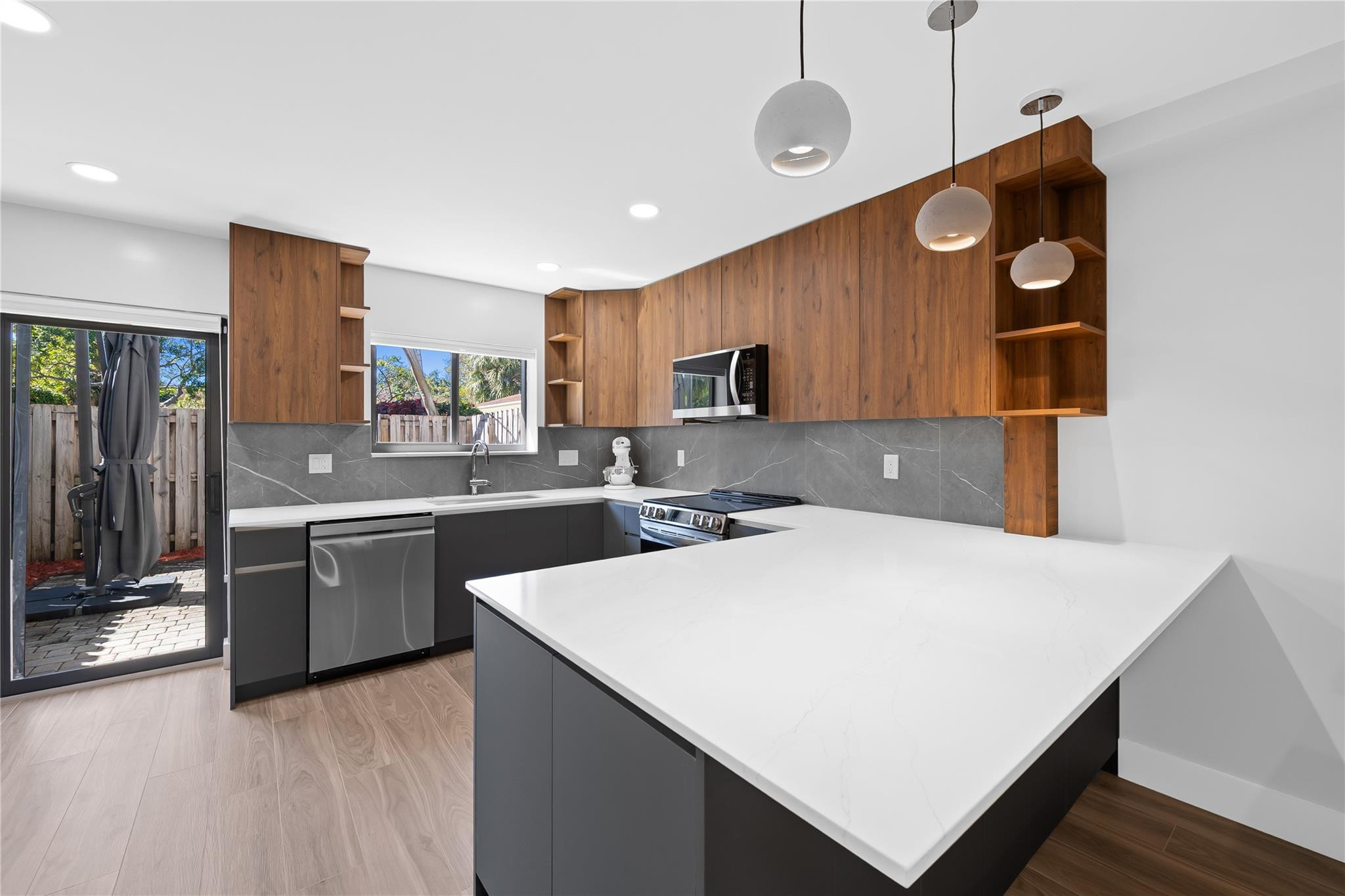 CITY VIEW - Residential Lease