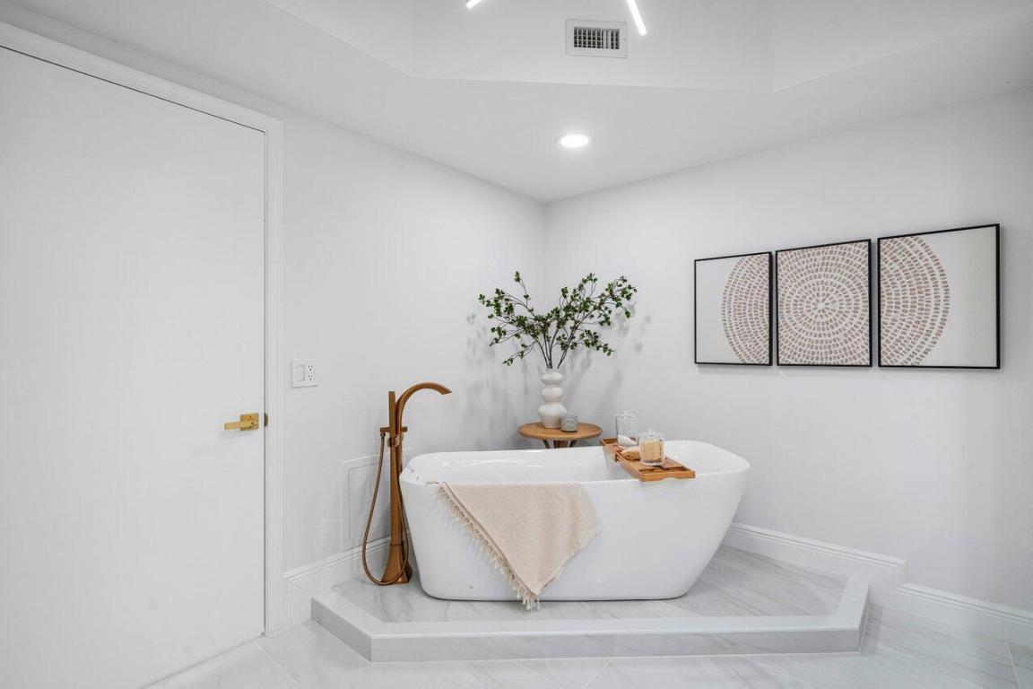 MARINA GRANDE RIVIERA BEACH CONDO - Residential