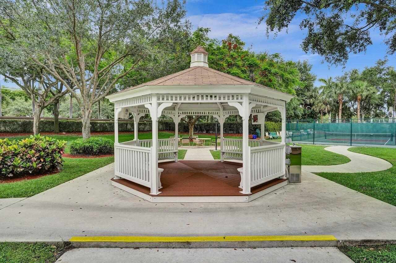 AVALON ESTATES - Residential