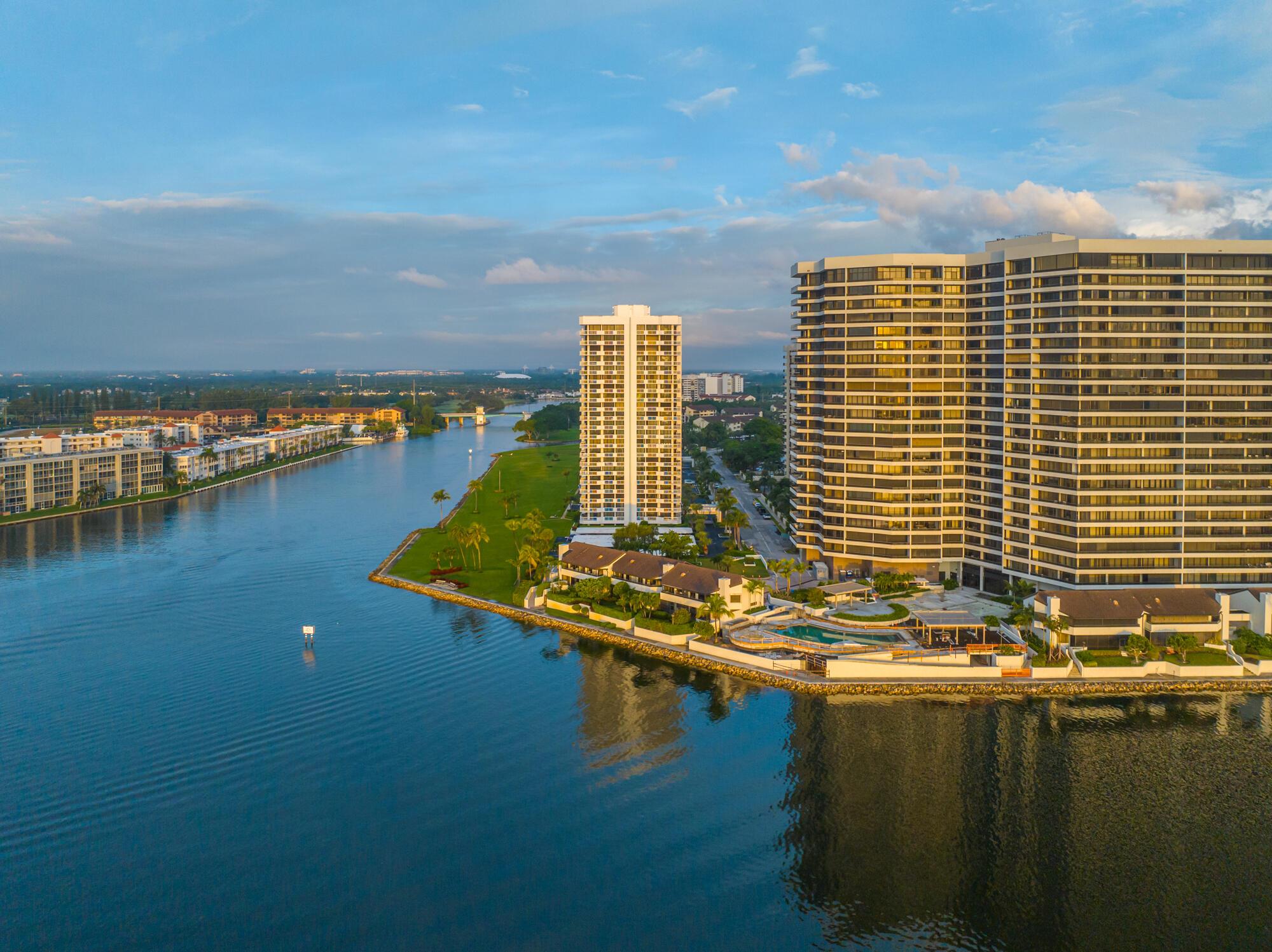 OLD PORT COVE LAKE POINT - Residential
