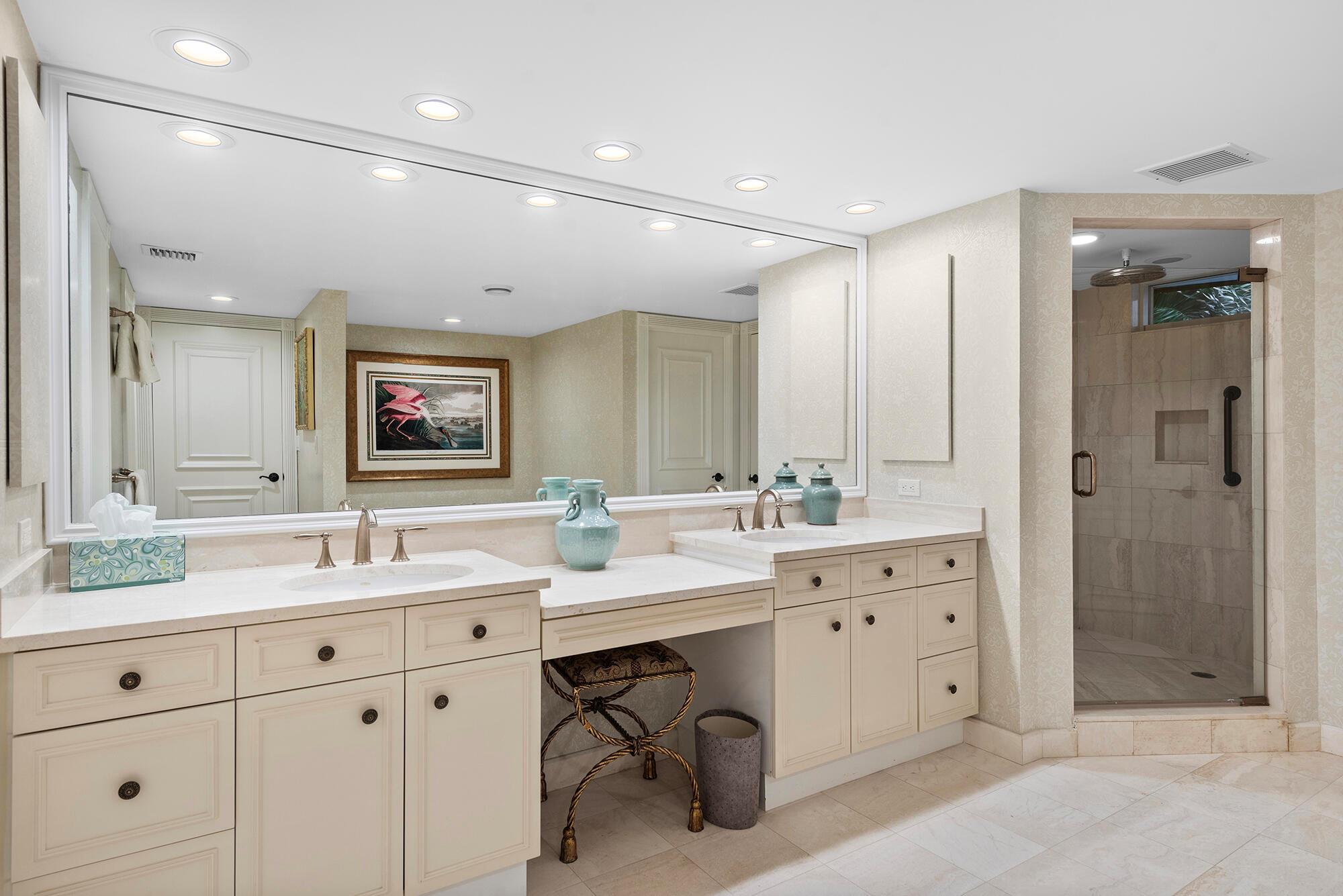 OLD PORT COVE LAKE POINT - Residential