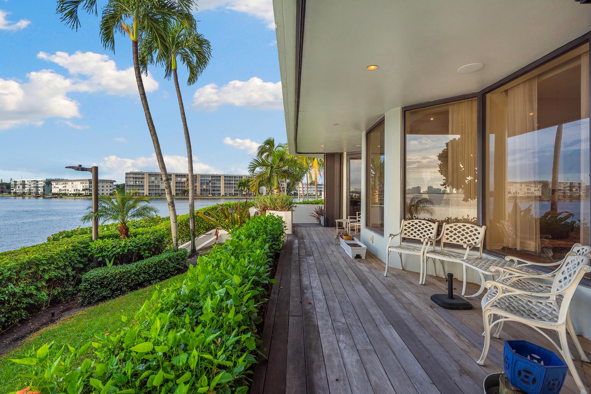 OLD PORT COVE LAKE POINT - Residential