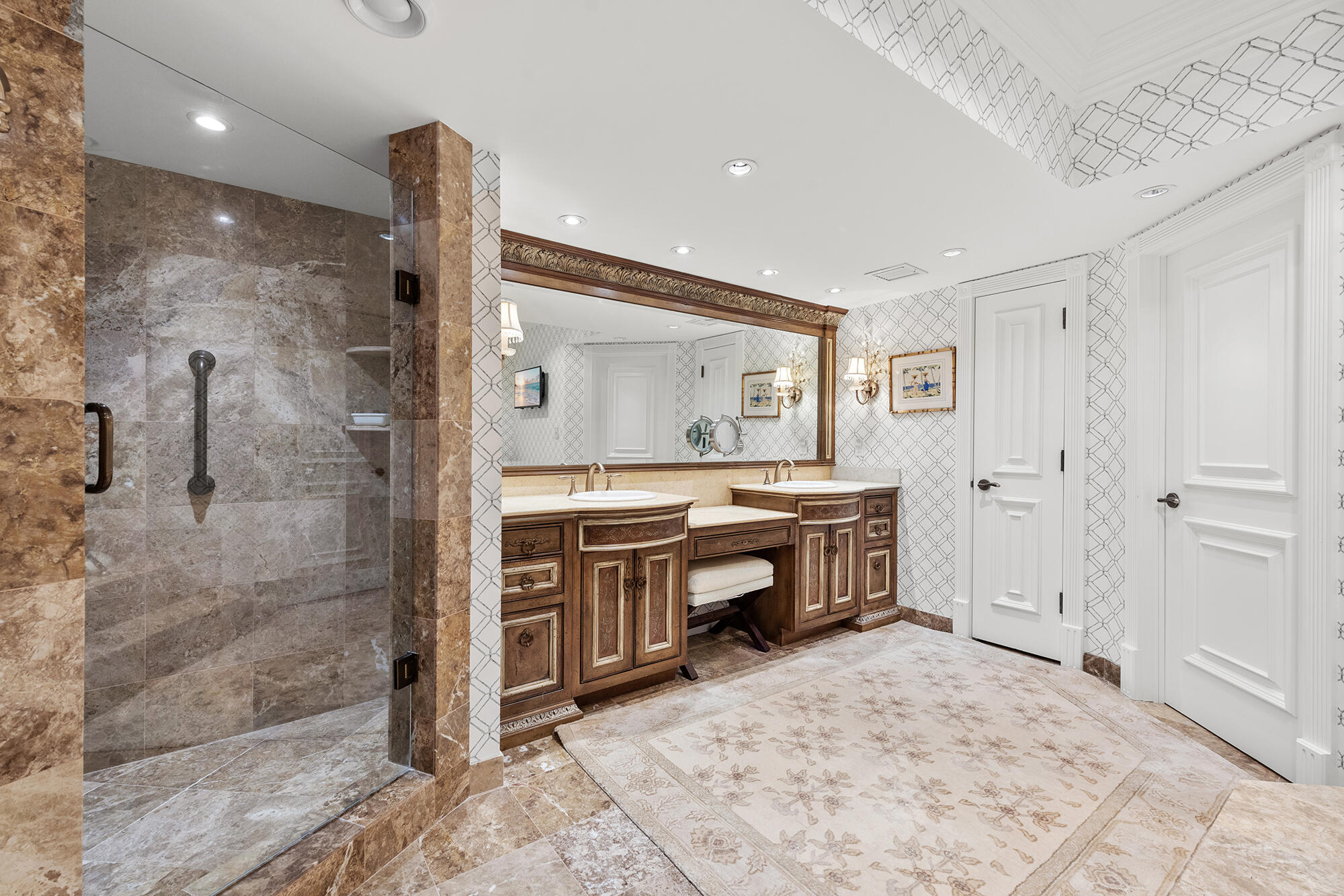 OLD PORT COVE LAKE POINT TOWER CONDO - Residential