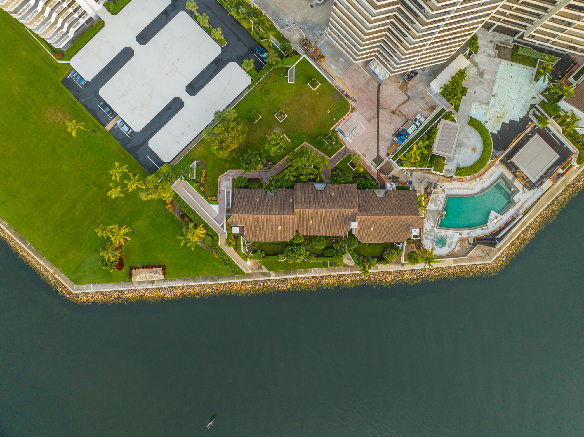 OLD PORT COVE LAKE POINT TOWER CONDO - Residential