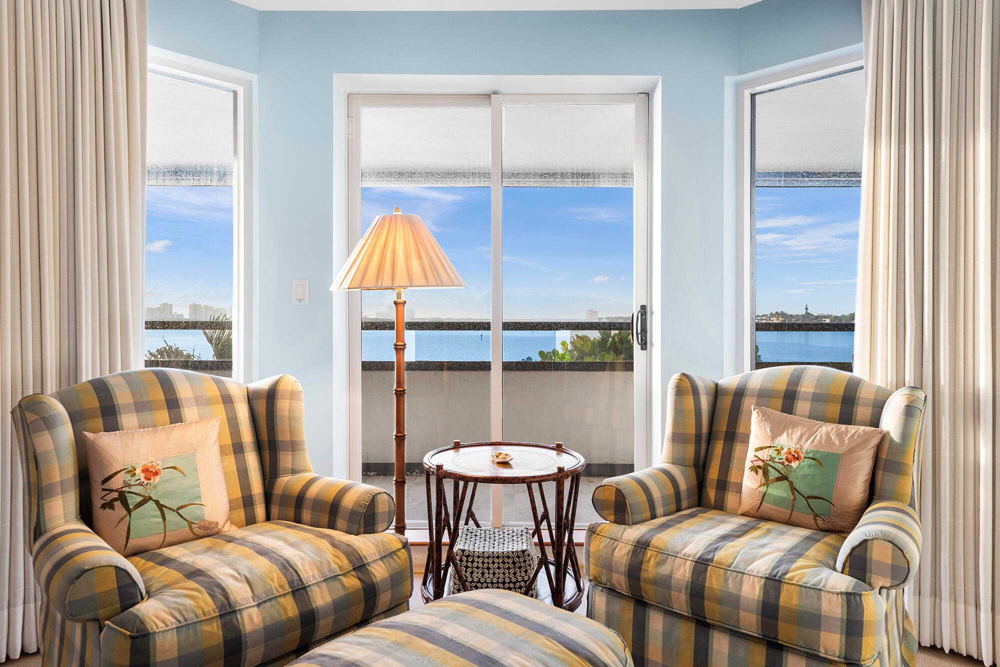 OLD PORT COVE LAKE POINT - Residential