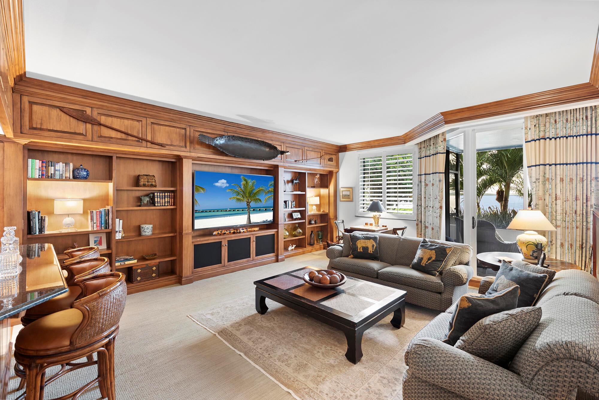 OLD PORT COVE LAKE POINT - Residential