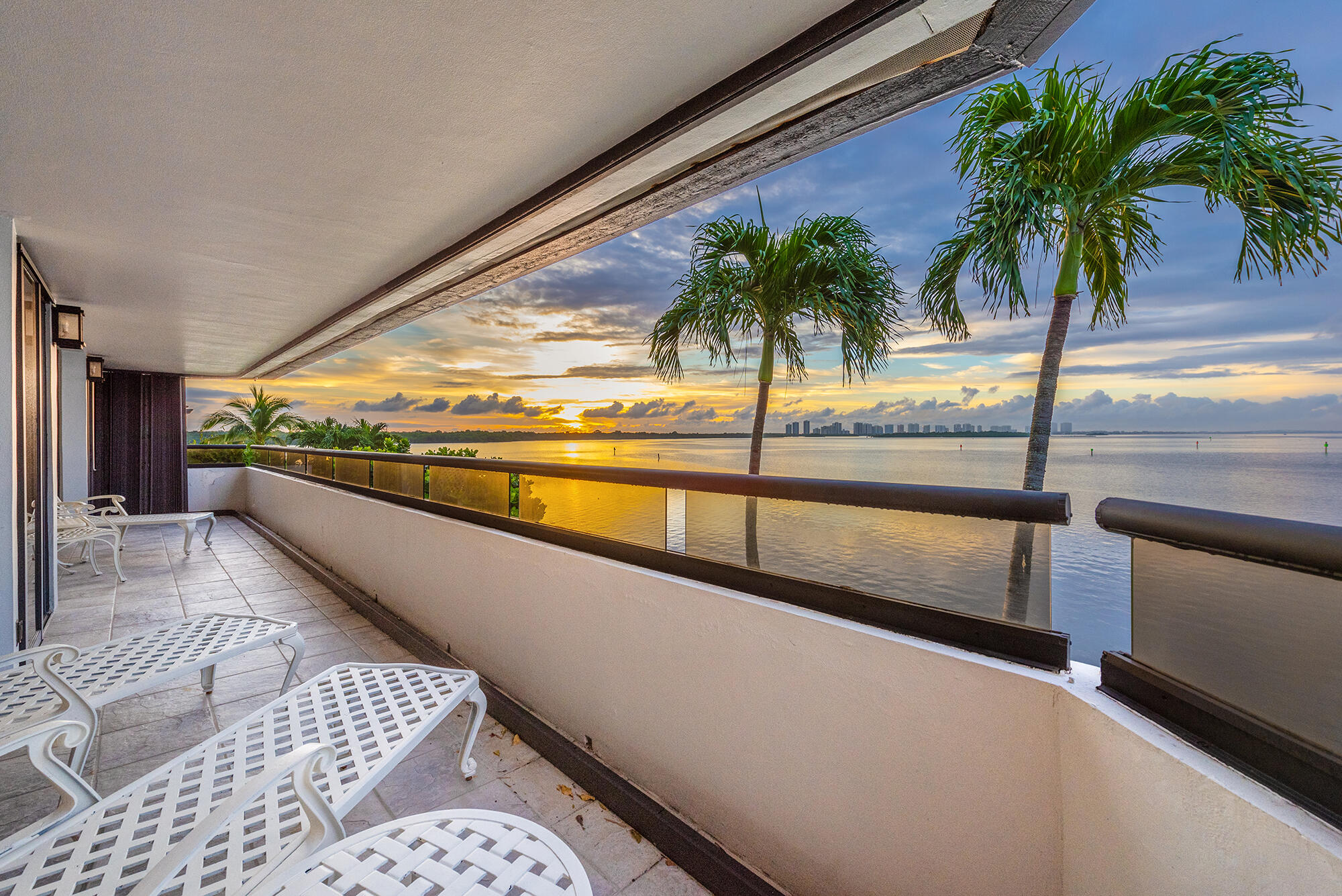 OLD PORT COVE LAKE POINT TOWER CONDO - Residential