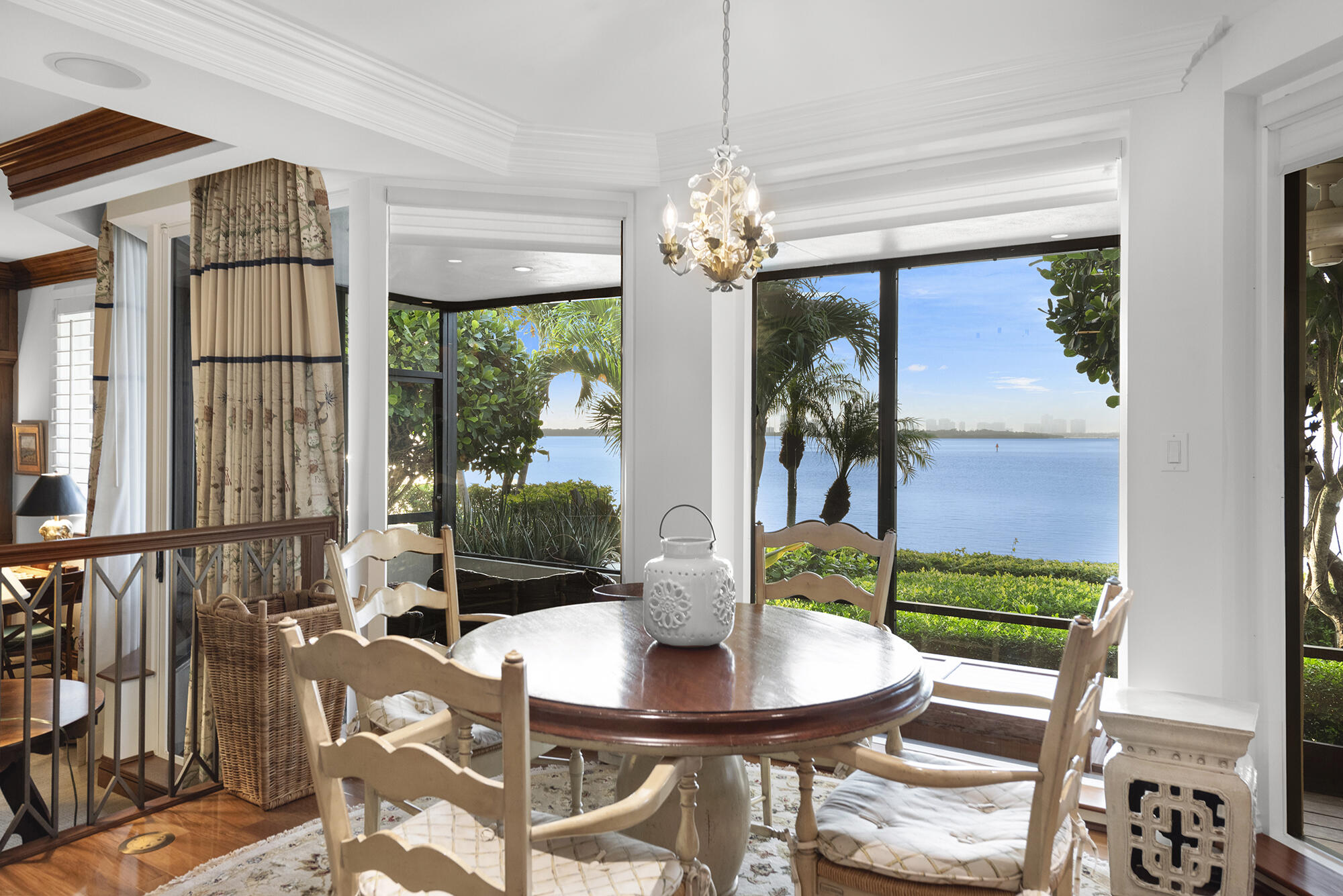 OLD PORT COVE LAKE POINT TOWER CONDO - Residential