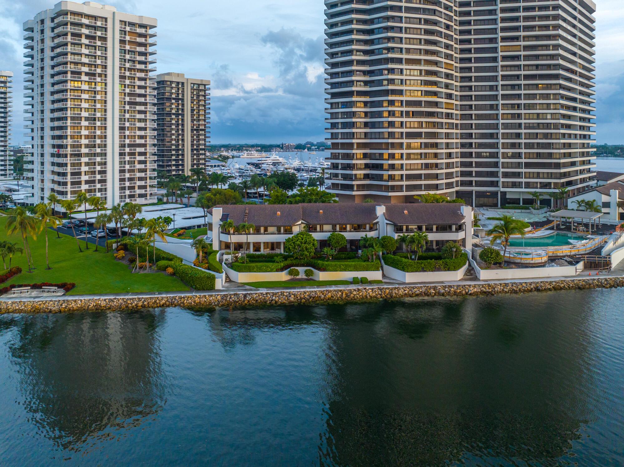 OLD PORT COVE LAKE POINT - Residential